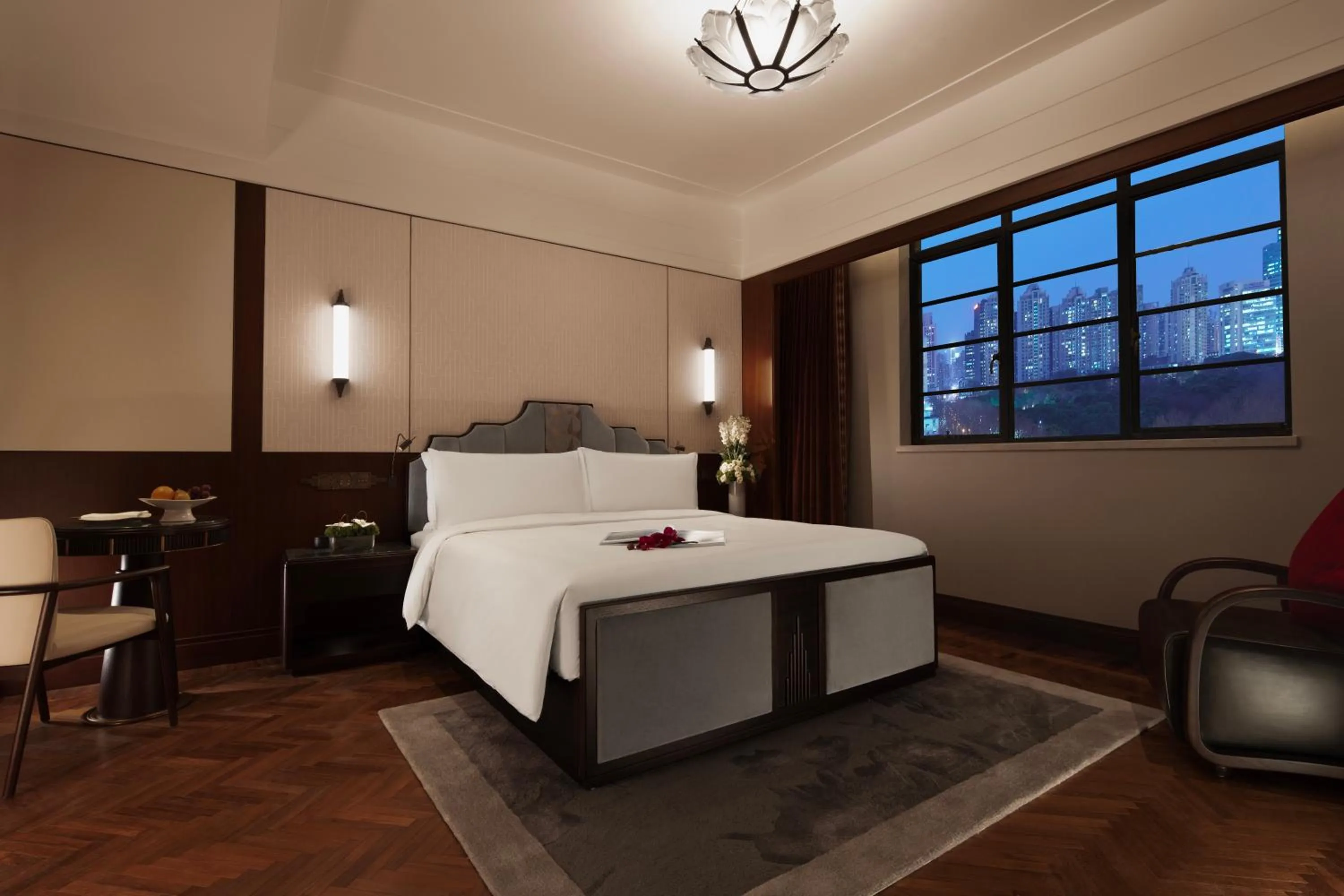 Picardie King Room - single occupancy in Juss Hengshan HotelFormer Regal International East Asia Hotel