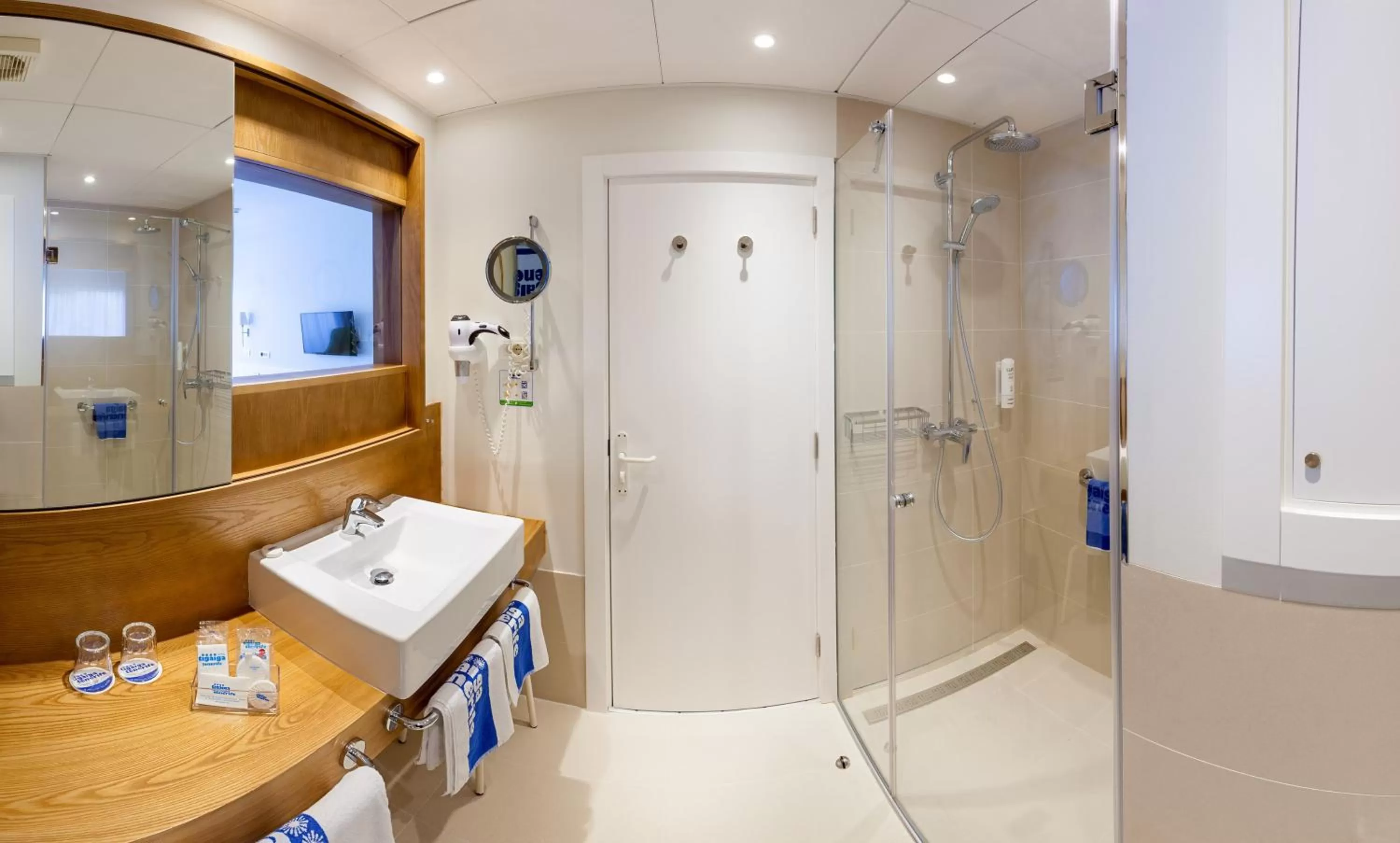 Twin Room with Teide View - single occupancy in Hotel Tigaiga