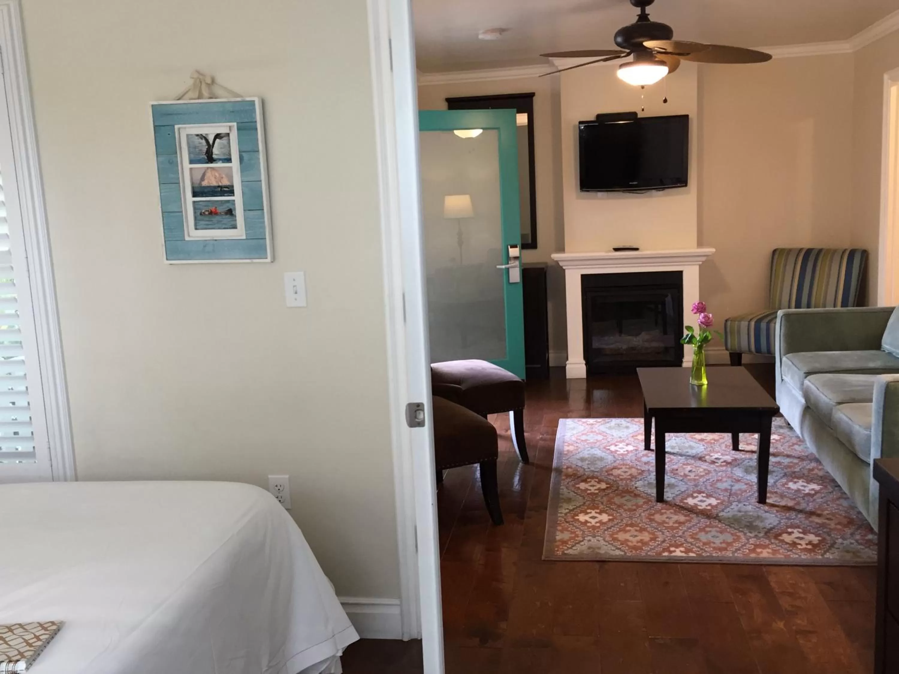 Deluxe King Suite in Beach Bungalow Inn and Suites