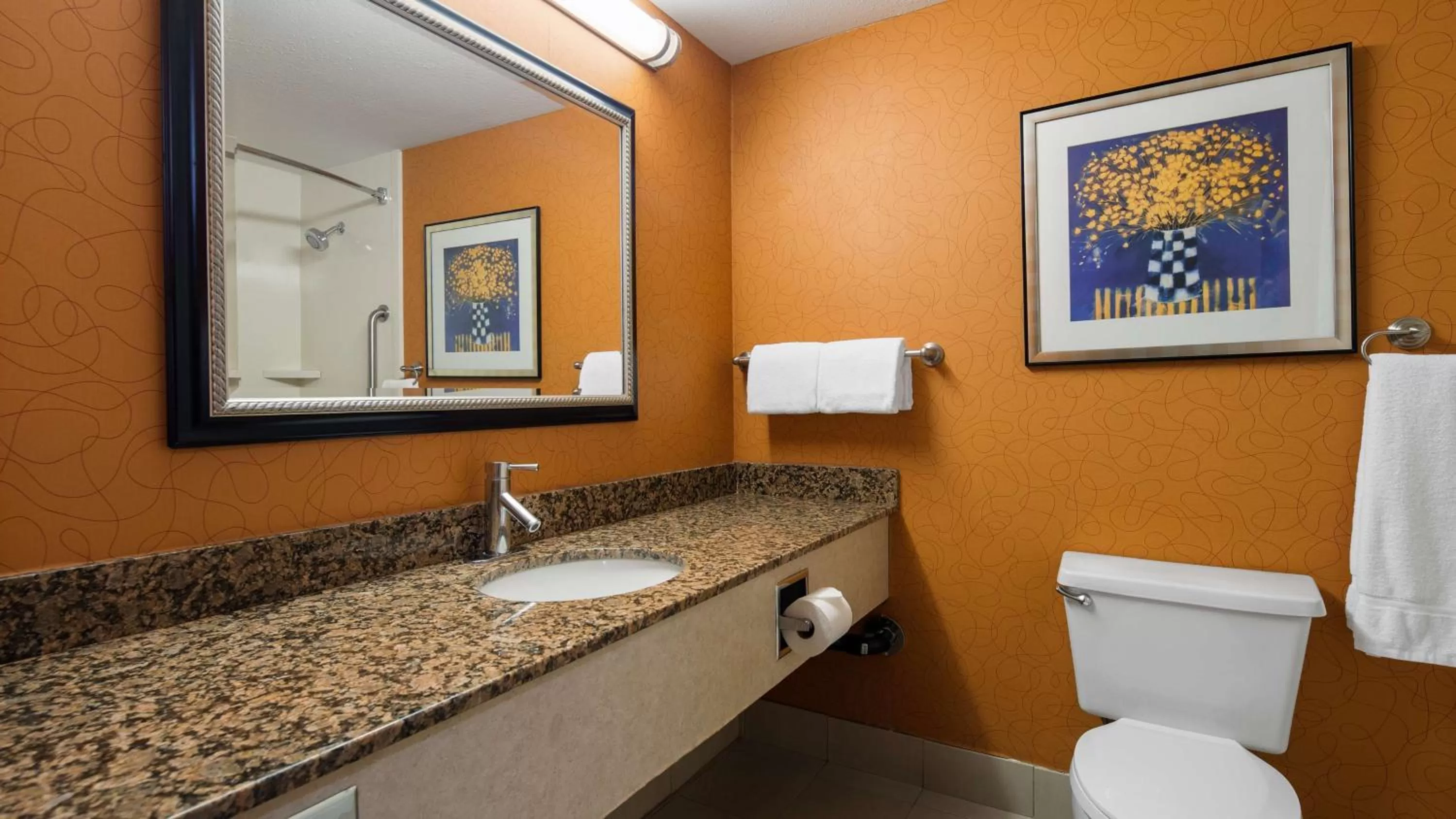 King Suite- Mobility Access/Non Smoking in Best Western Plus Fresno Airport Hotel