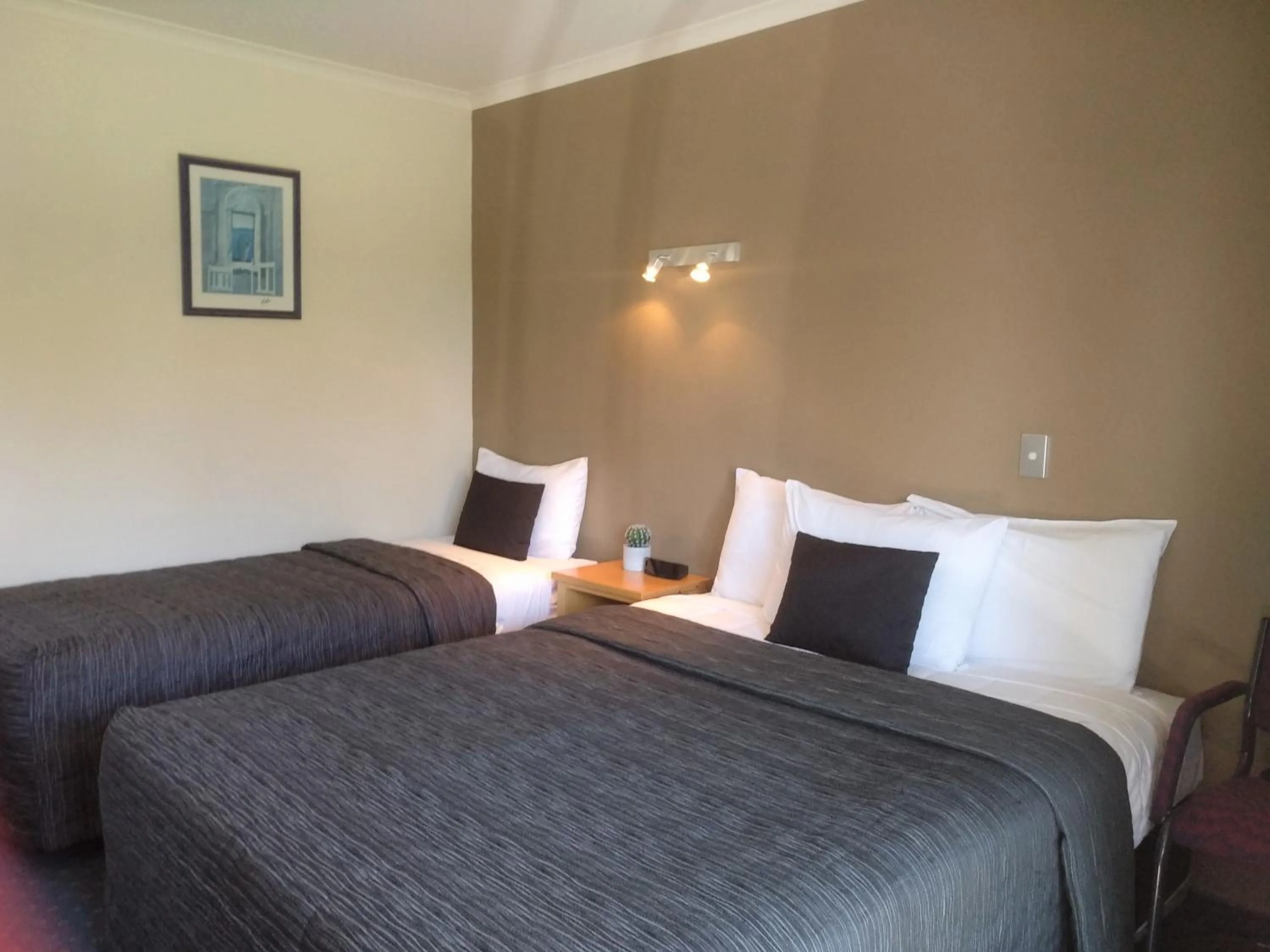 Twin Studio in Stadium Motel