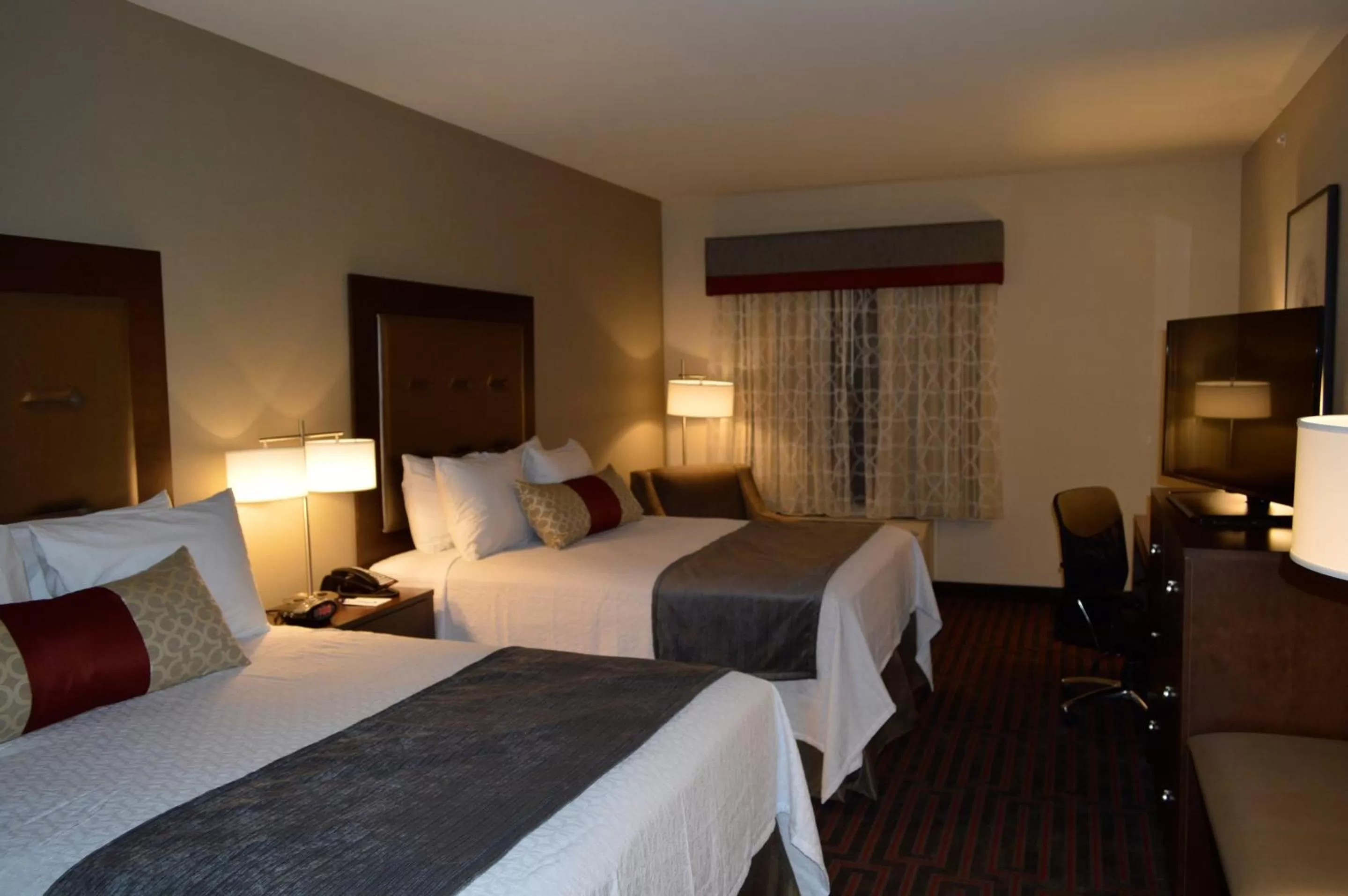 Queen Room with Two Queen Beds - Non-Smoking in Best Western Plus Stevens County Inn