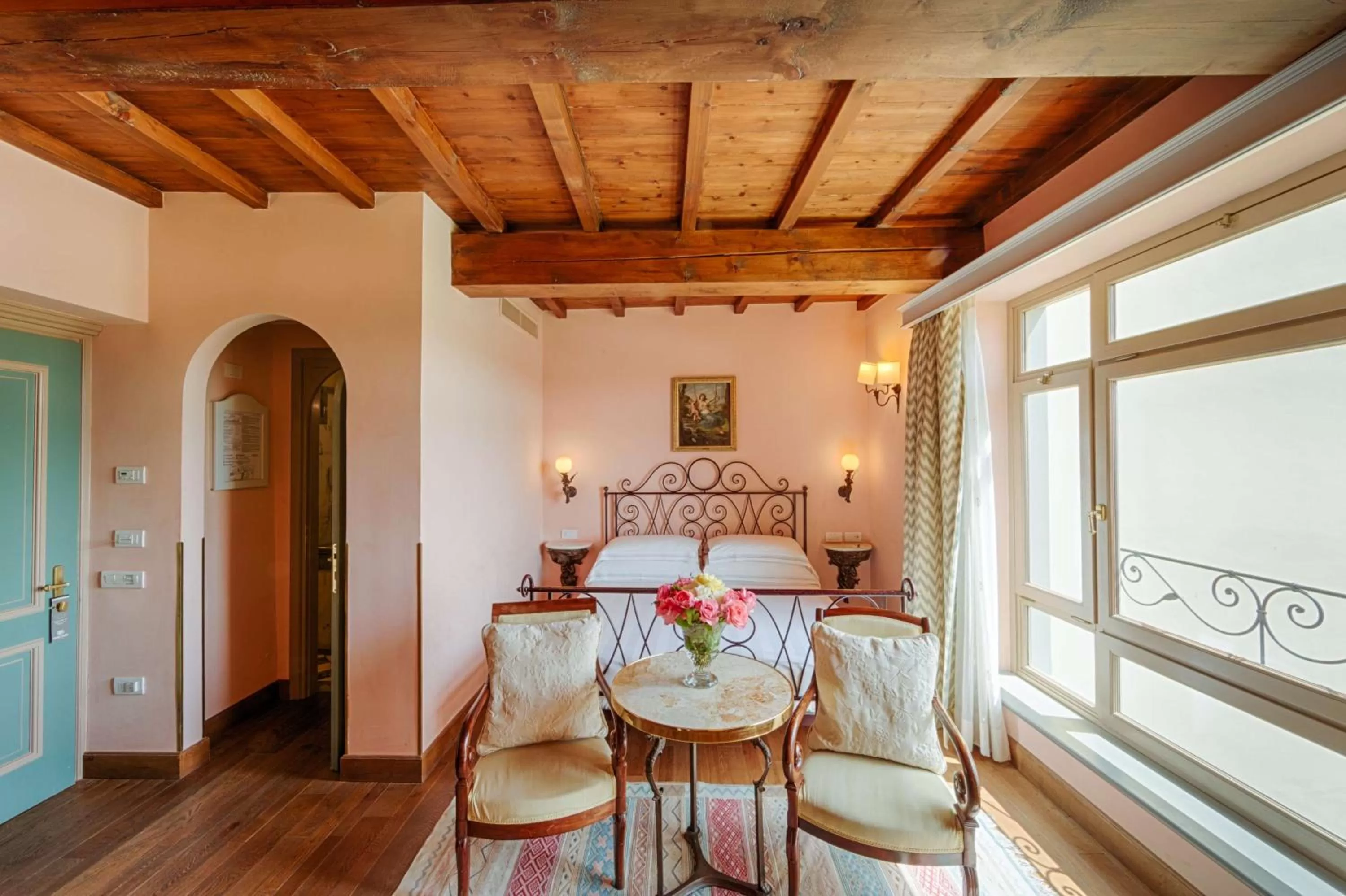 Superior Double Room with River View in Hotel Mulino di Firenze - WorldHotels Crafted