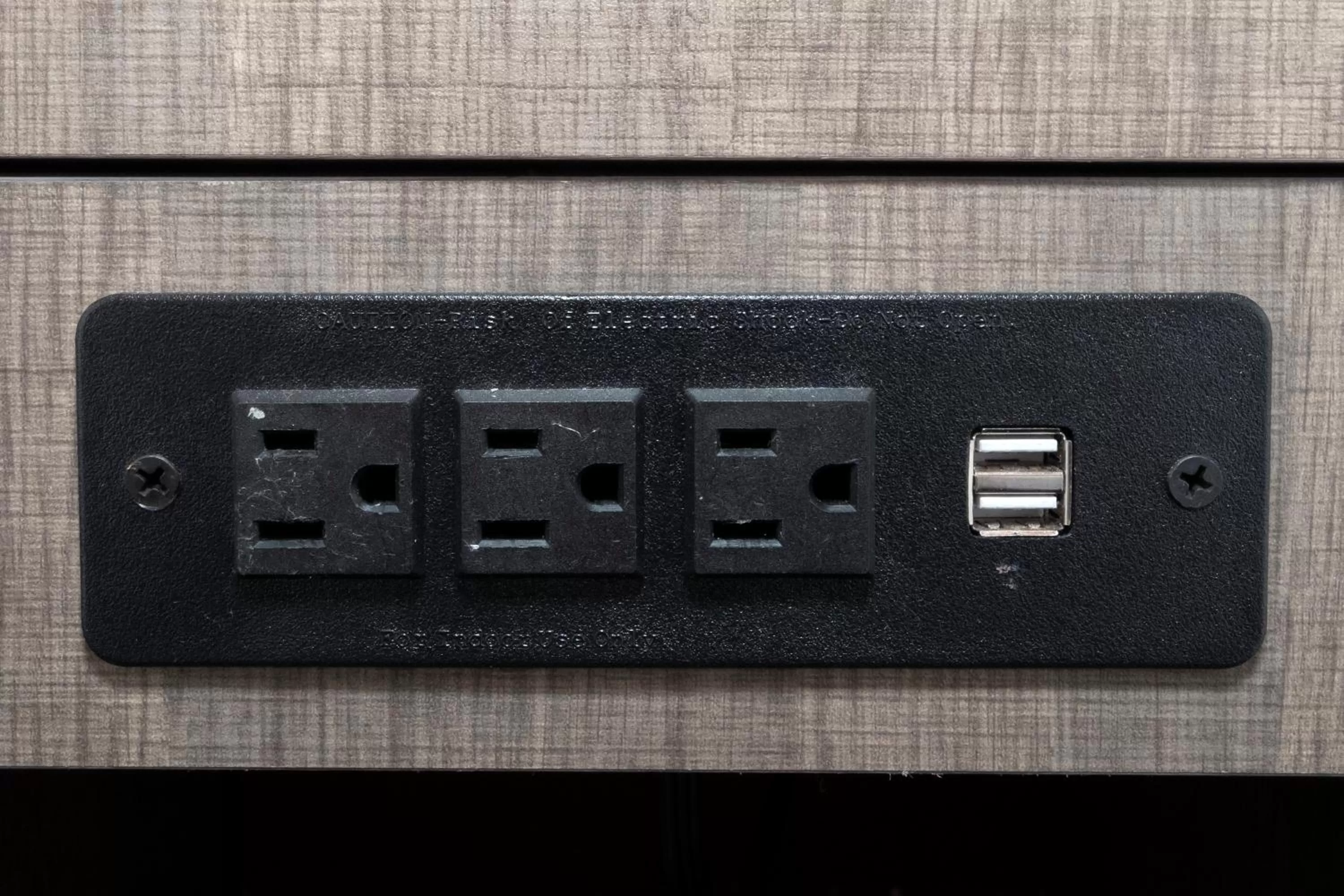 Deluxe Room with One Double Bed Disability Access Smoke Free in Red Roof Inn Tinton Falls-Jersey Shore