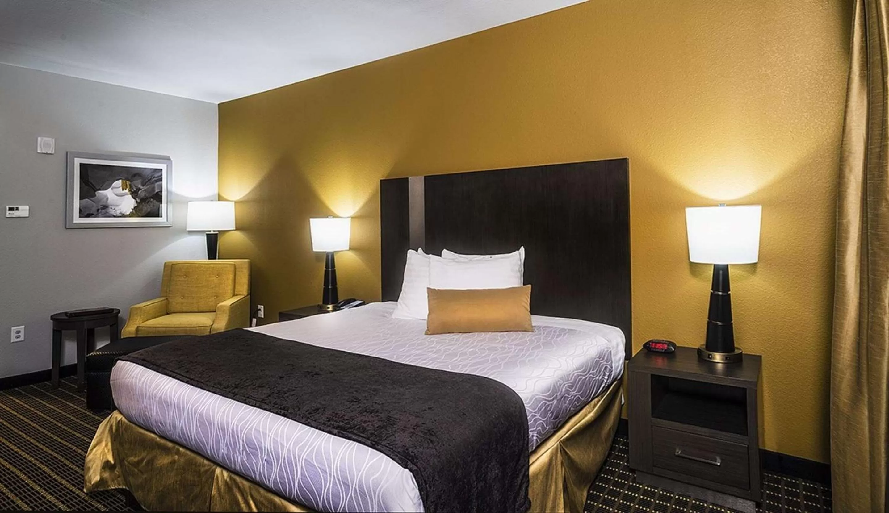 King Rom with Kitchenette in Best Western Plus Lampasas Inn & Suites