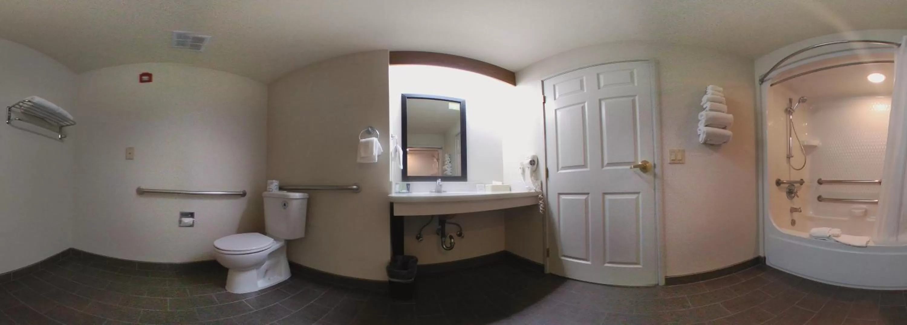 Queen Suite - Accessible/Non-Smoking in Sleep Inn Sea Tac Airport