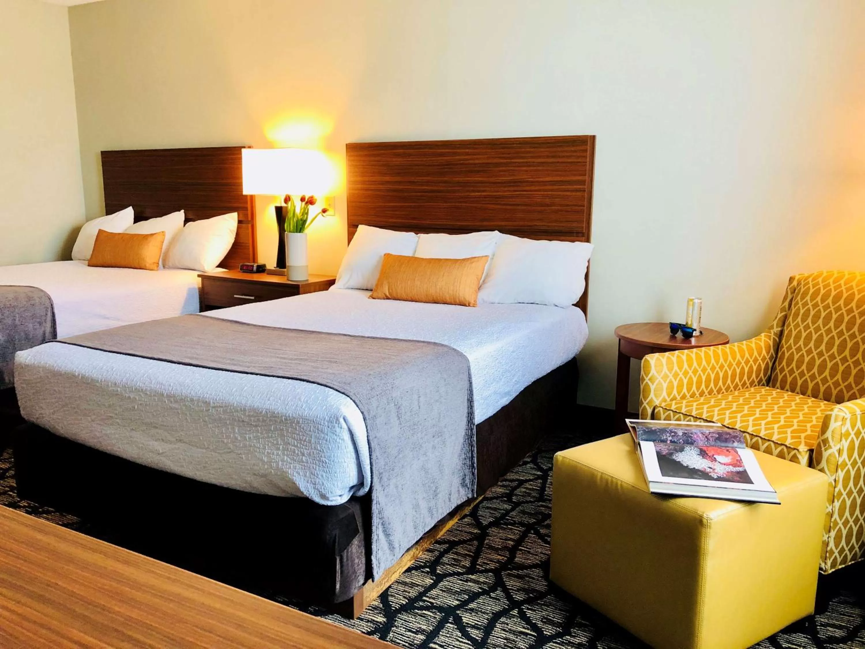 Double Room with Two Double Beds - Ground Floor - Bathtub in Best Western Westminster Hotel