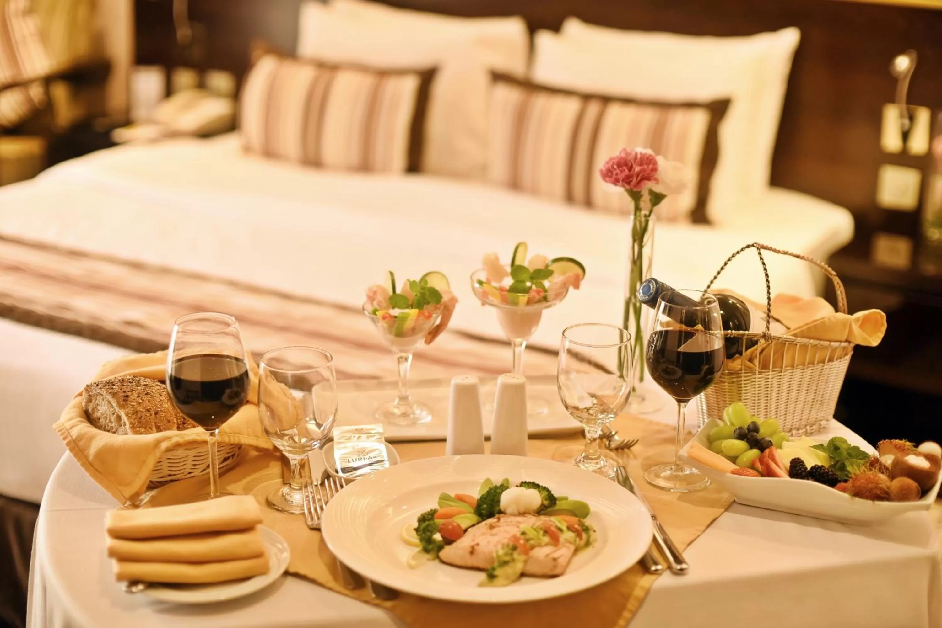 Standard Queen Room in Golden Tulip Bahrain