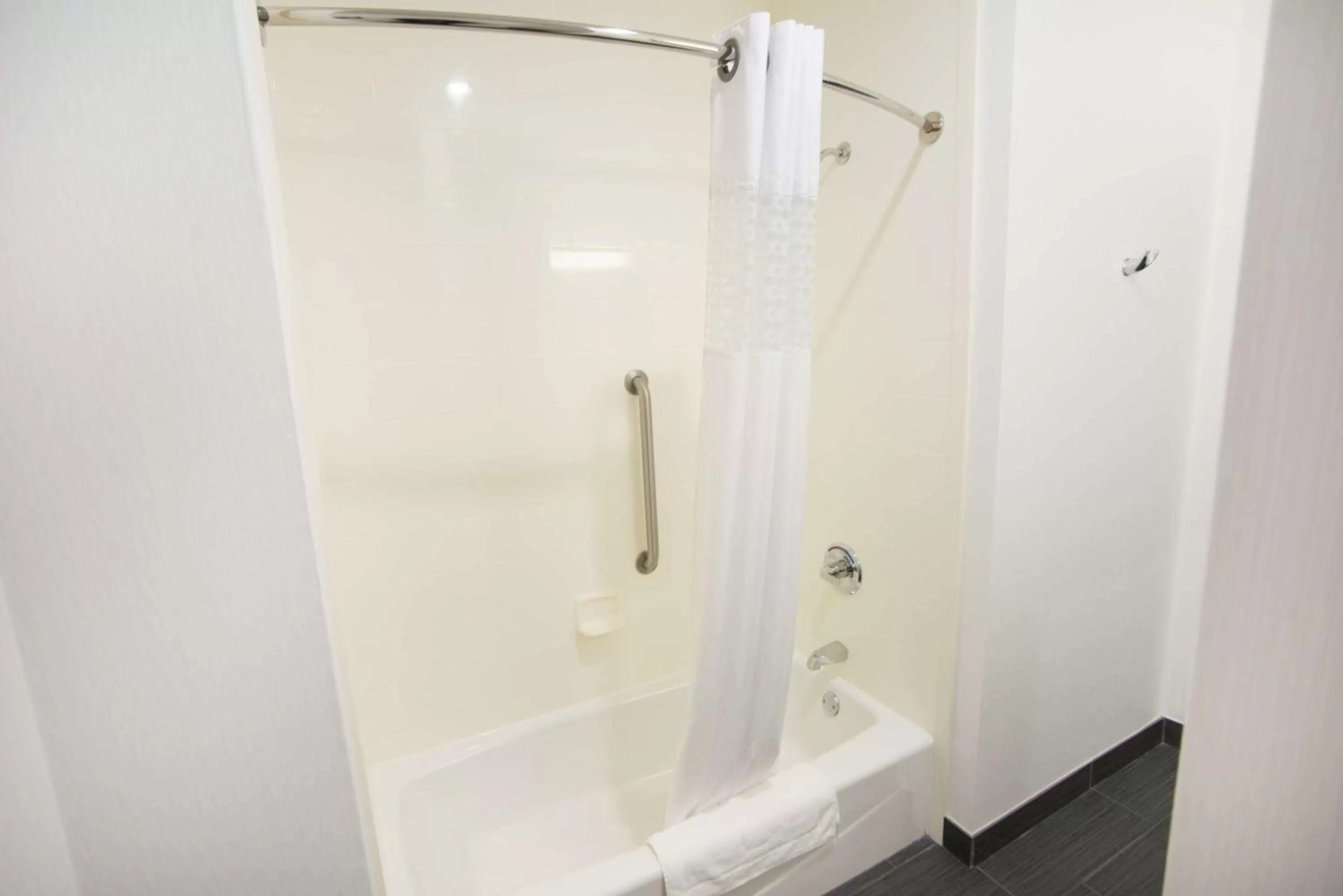 Queen Room with Two Queen Beds - Hearing Access/Non-Smoking in Hampton Inn & Suites Stillwater West