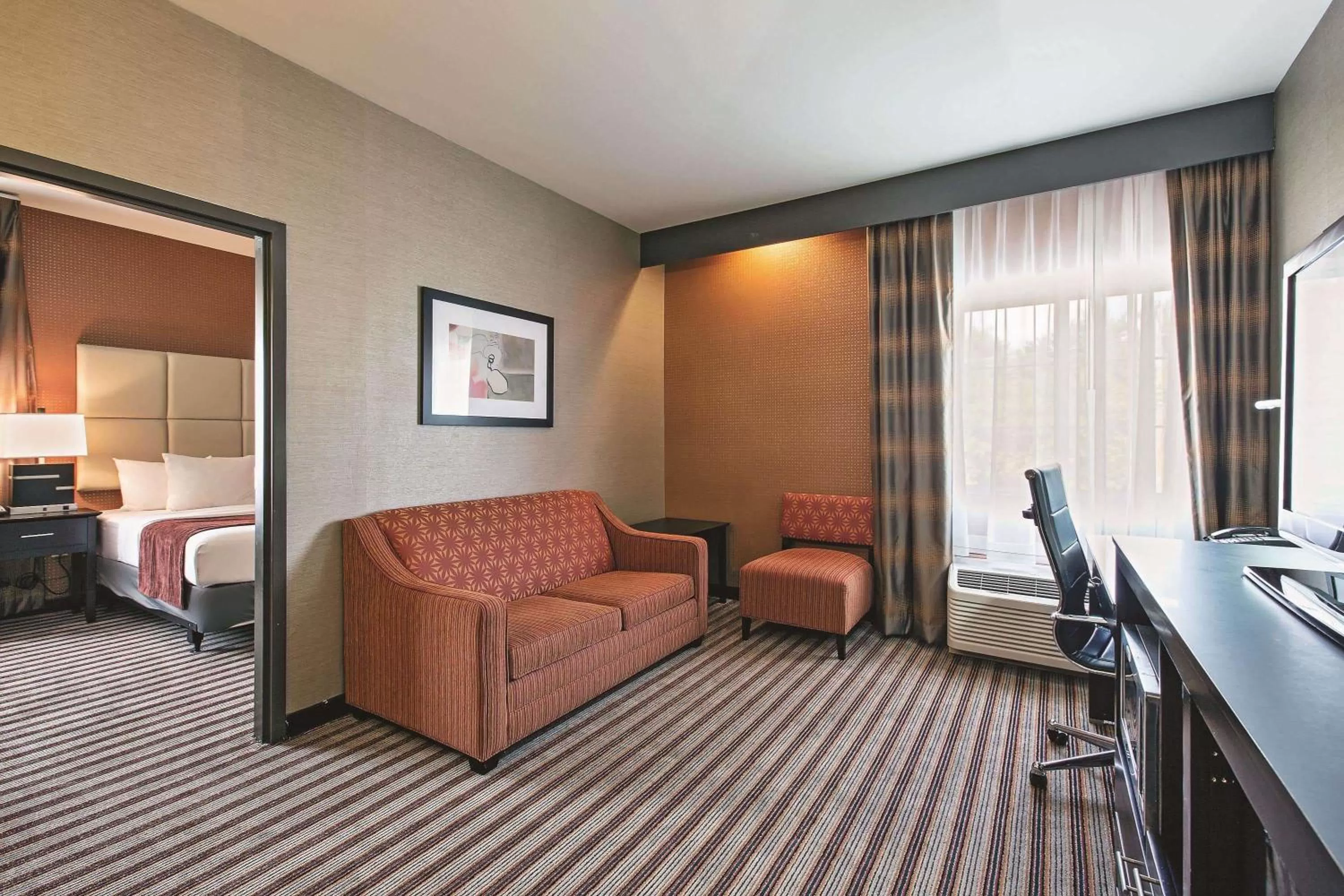 One-Bedroom King Suite - Mobility and Hearing Impaired Access/Non-Smoking in La Quinta by Wyndham Harrisburg-Hershey