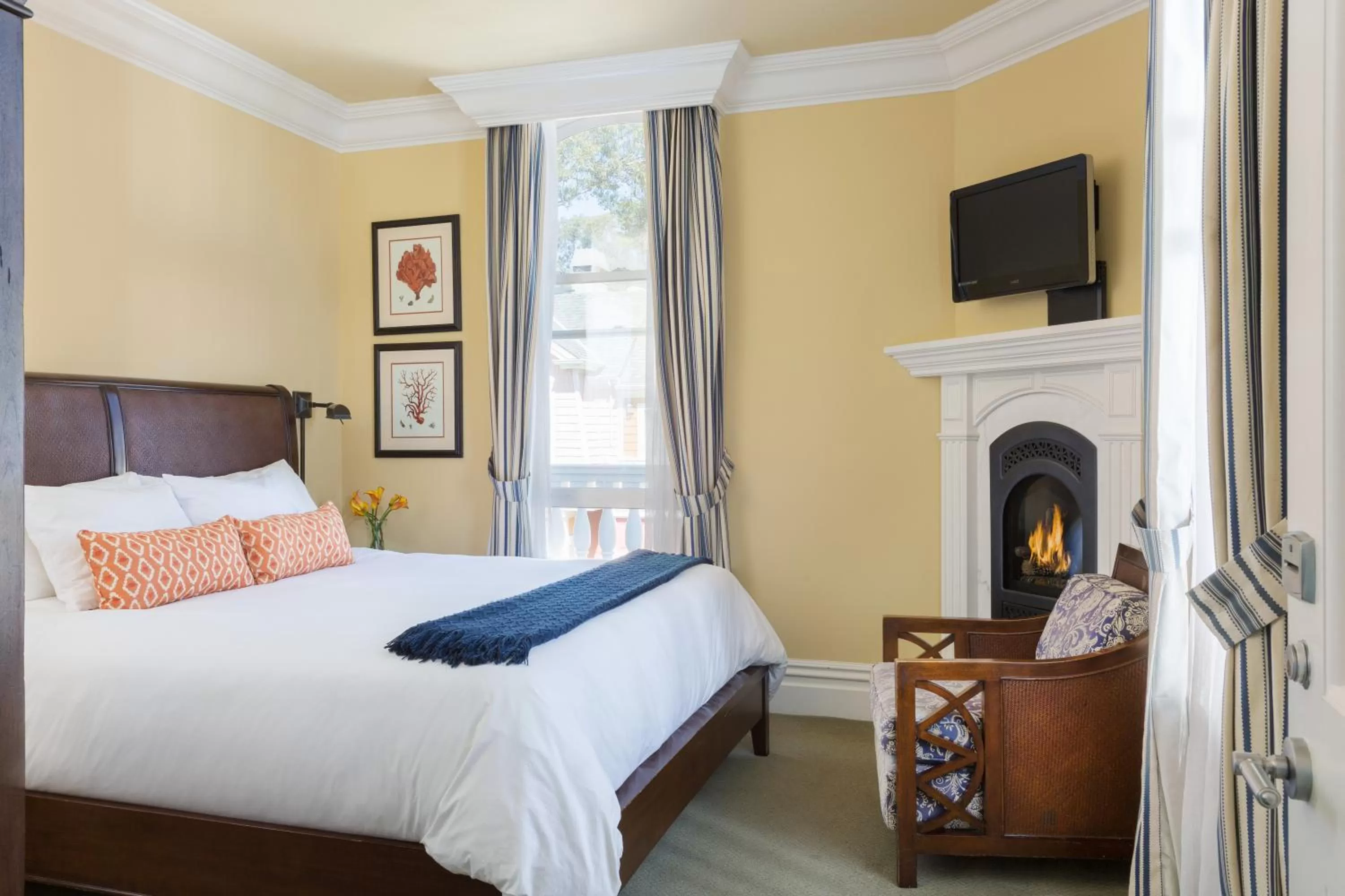 King Room with Sea View in West Cliff Inn, A Four Sisters Inn