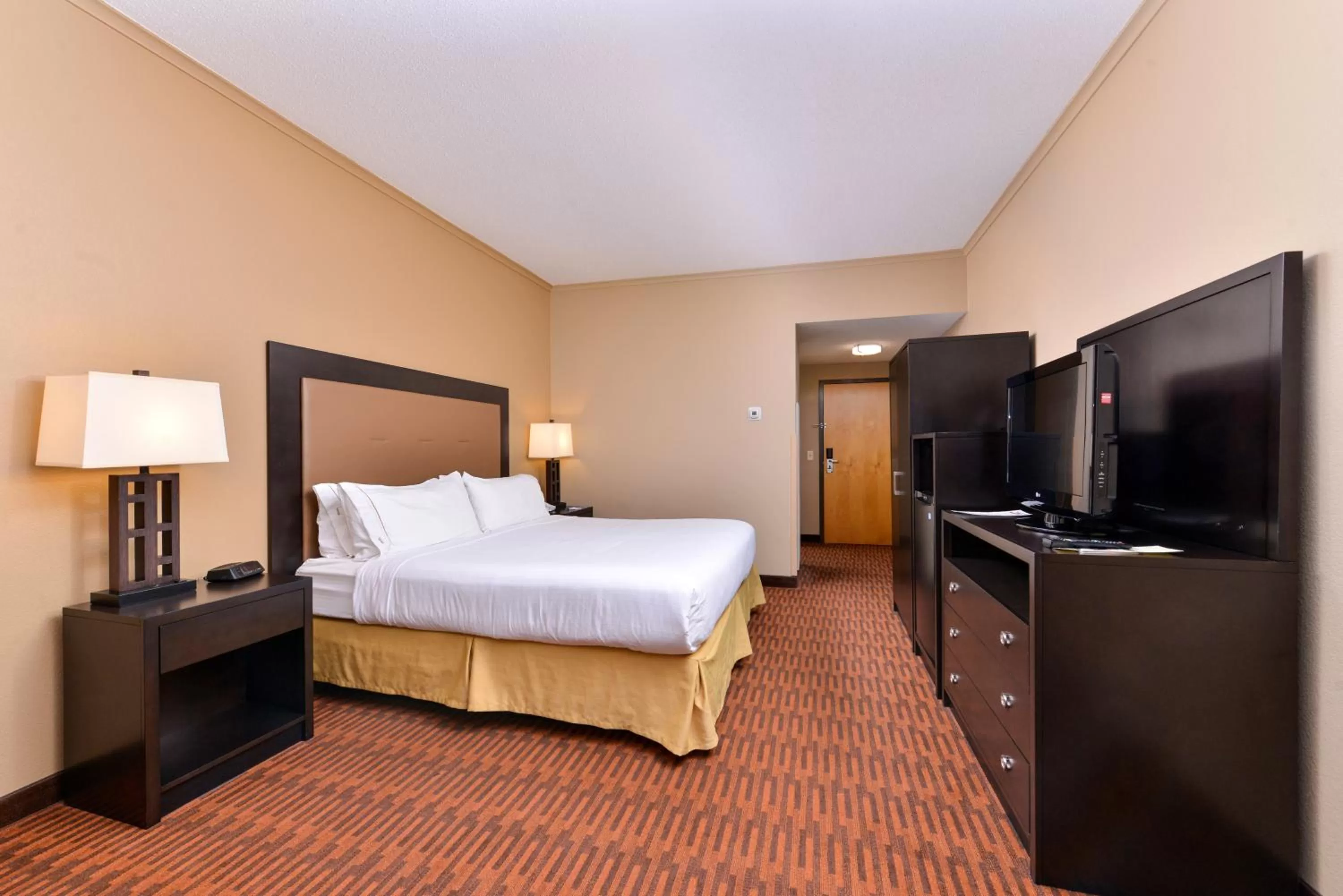 Standard King Room with Walk-In Shower in Holiday Inn Express Breezewood by IHG