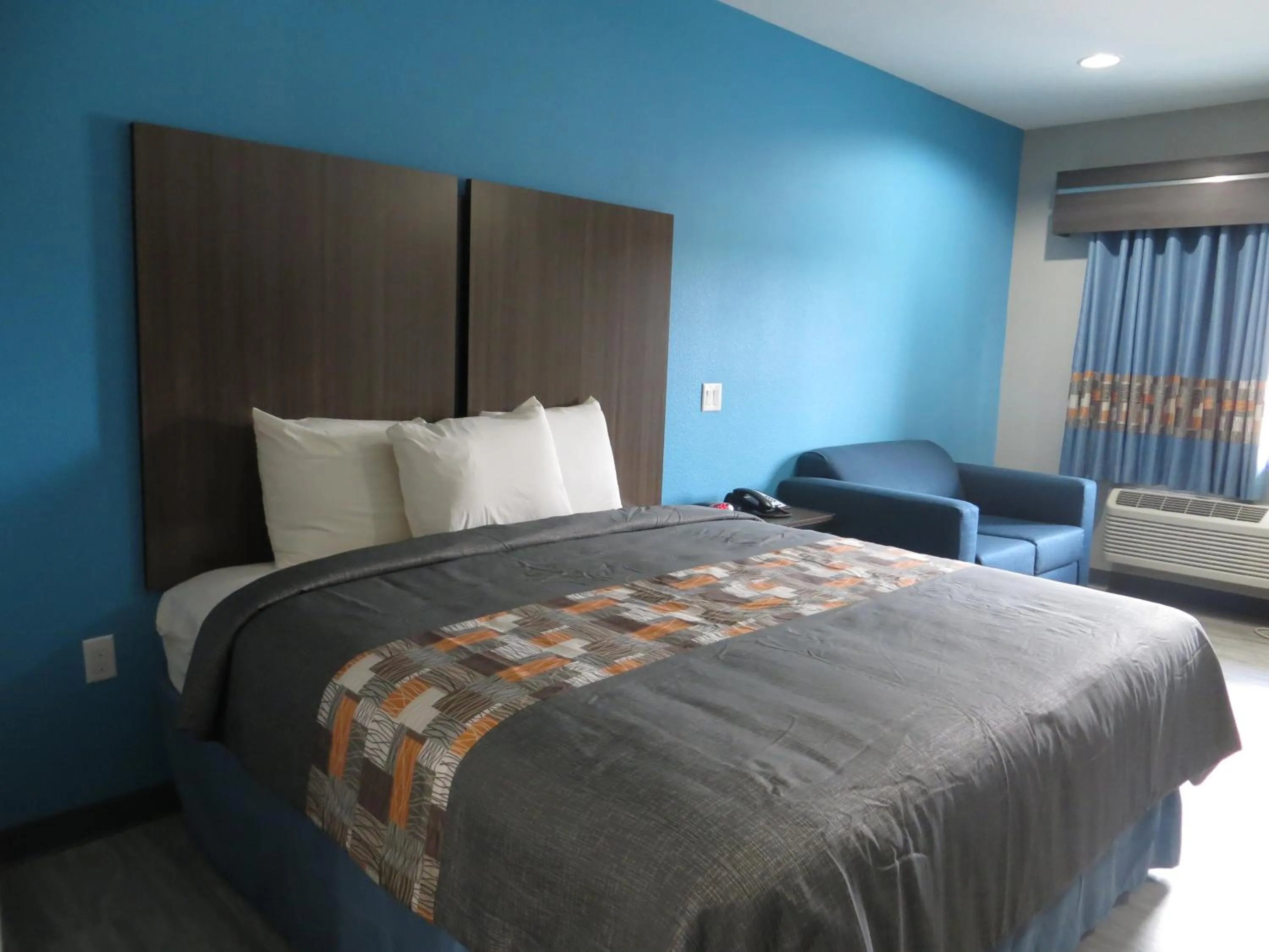 King Room - Smoking  in Haven Inn & Suites willowbrook