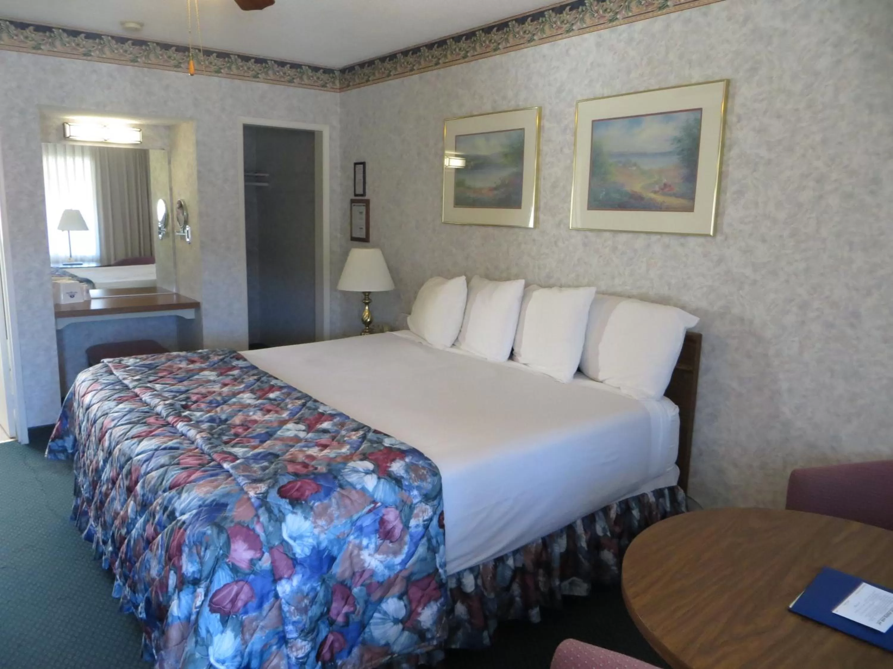 1 King Deluxe Non Smoking in evo Hotel Tahoe City