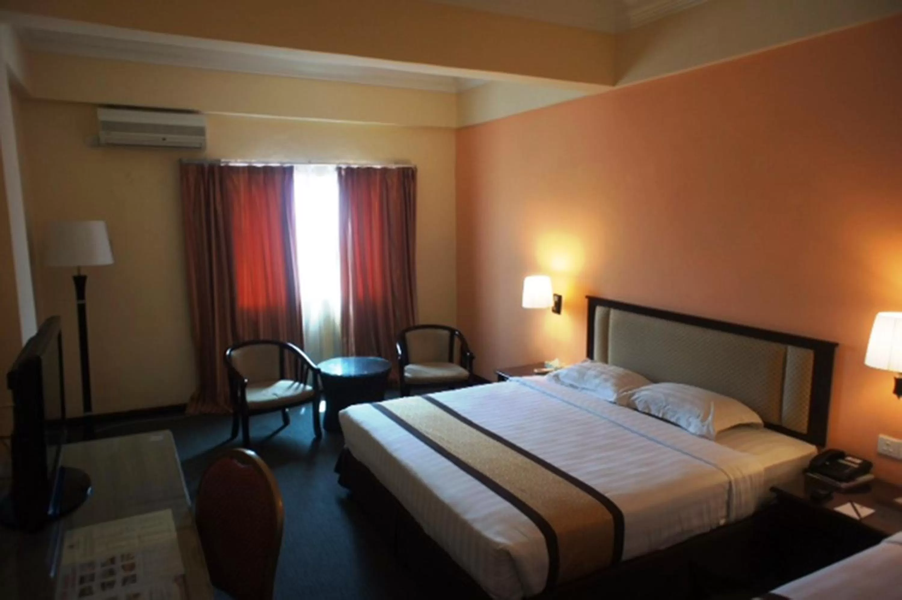 Deluxe Family Room in Tyng Garden Hotel