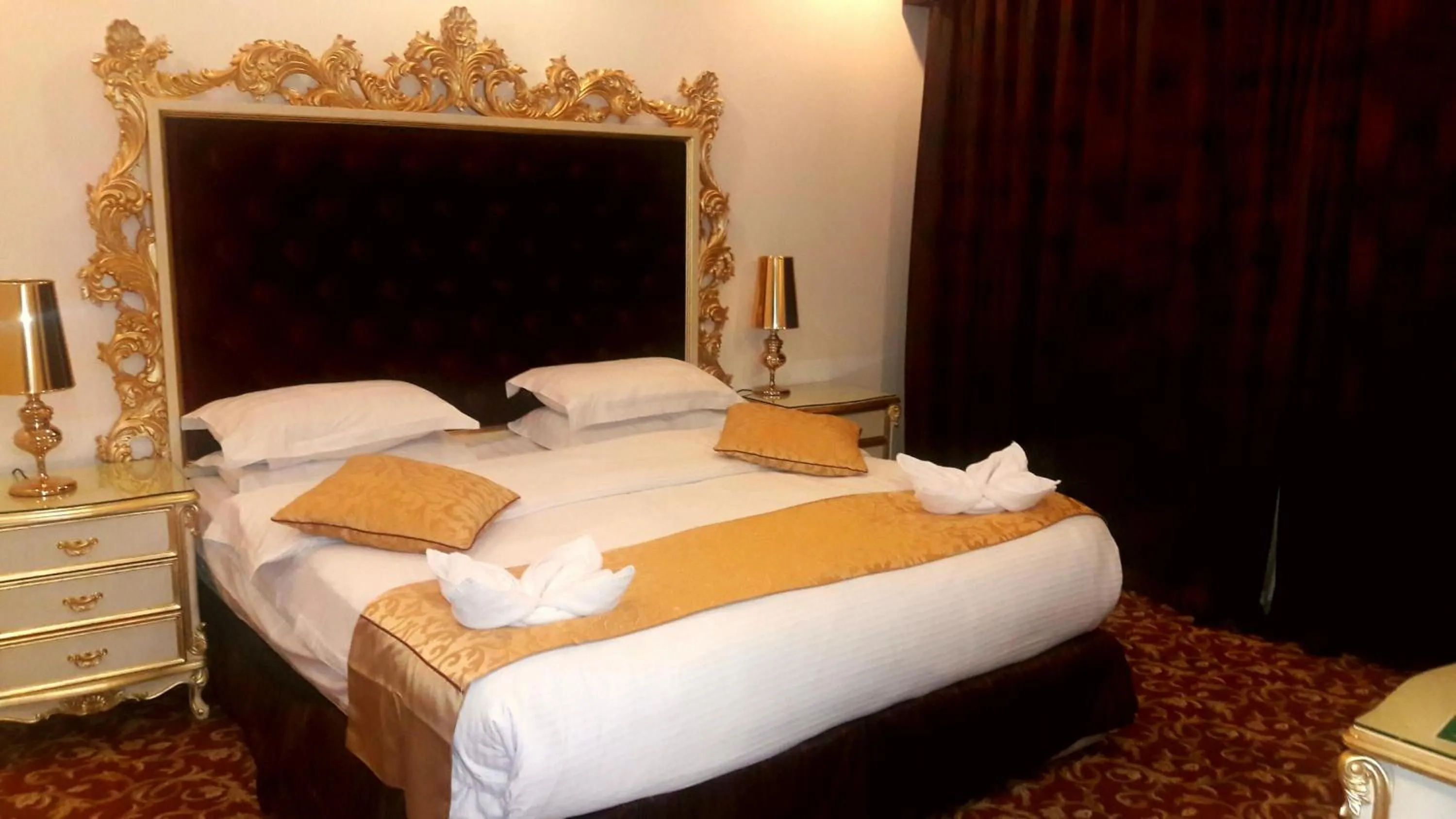 Deluxe Room - single occupancy in Rose Garden Hotel