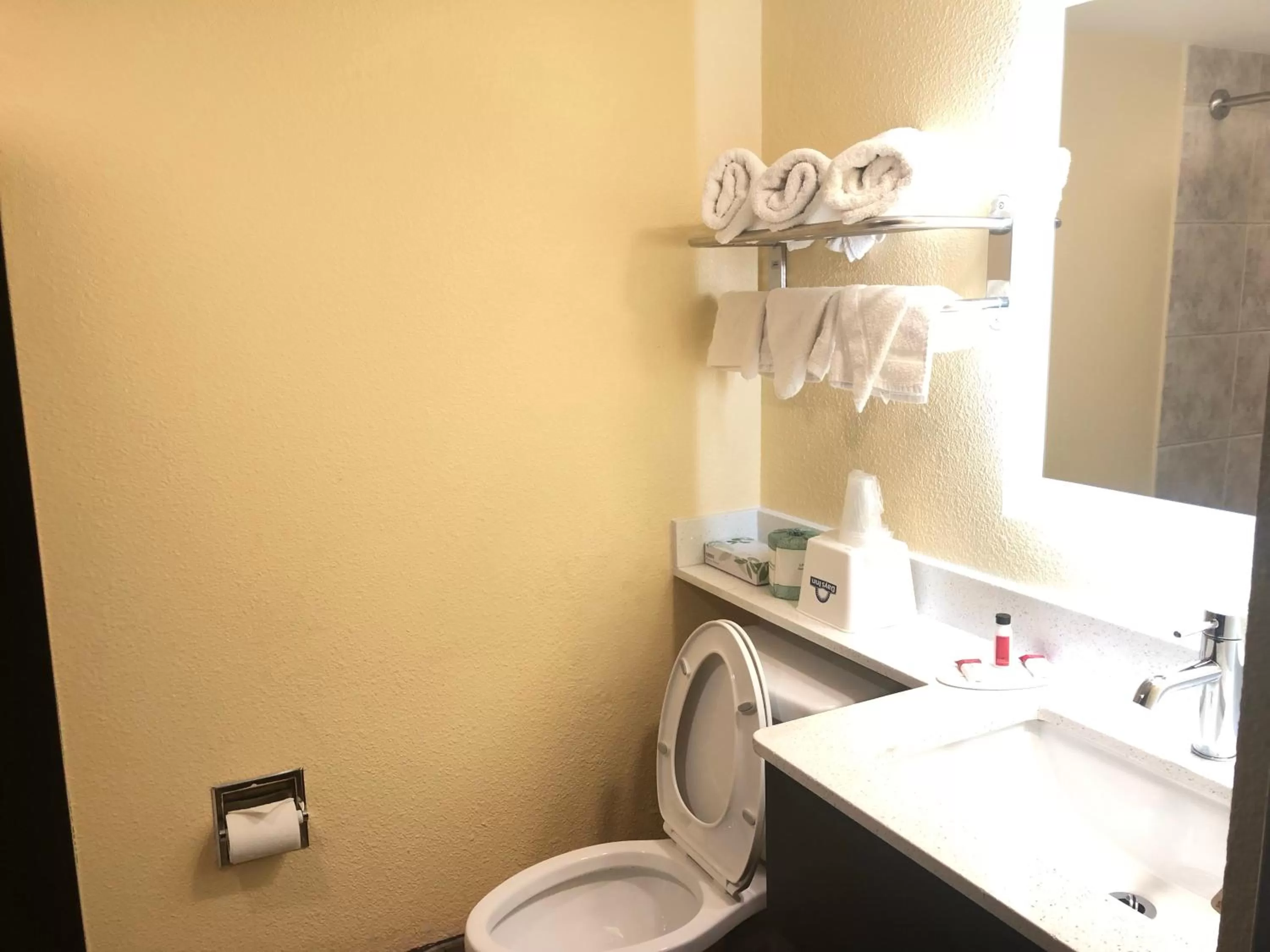 Queen Room with Two Queen Beds - Non-Smoking in Days Inn by Wyndham Grove City Columbus South