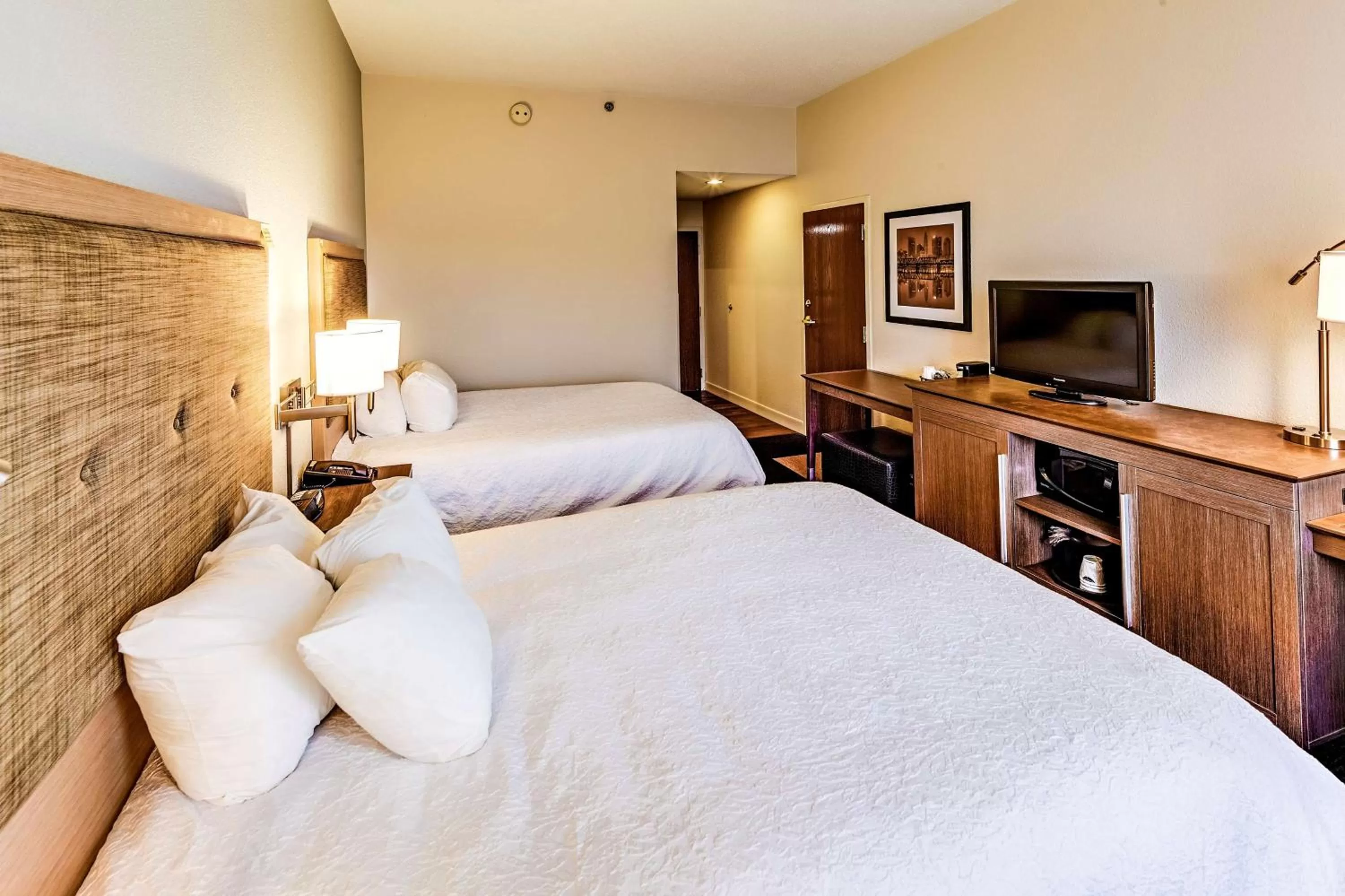 Room with Two Queen Beds - Non-Smoking in Hampton Inn Columbus I-70E/Hamilton Road