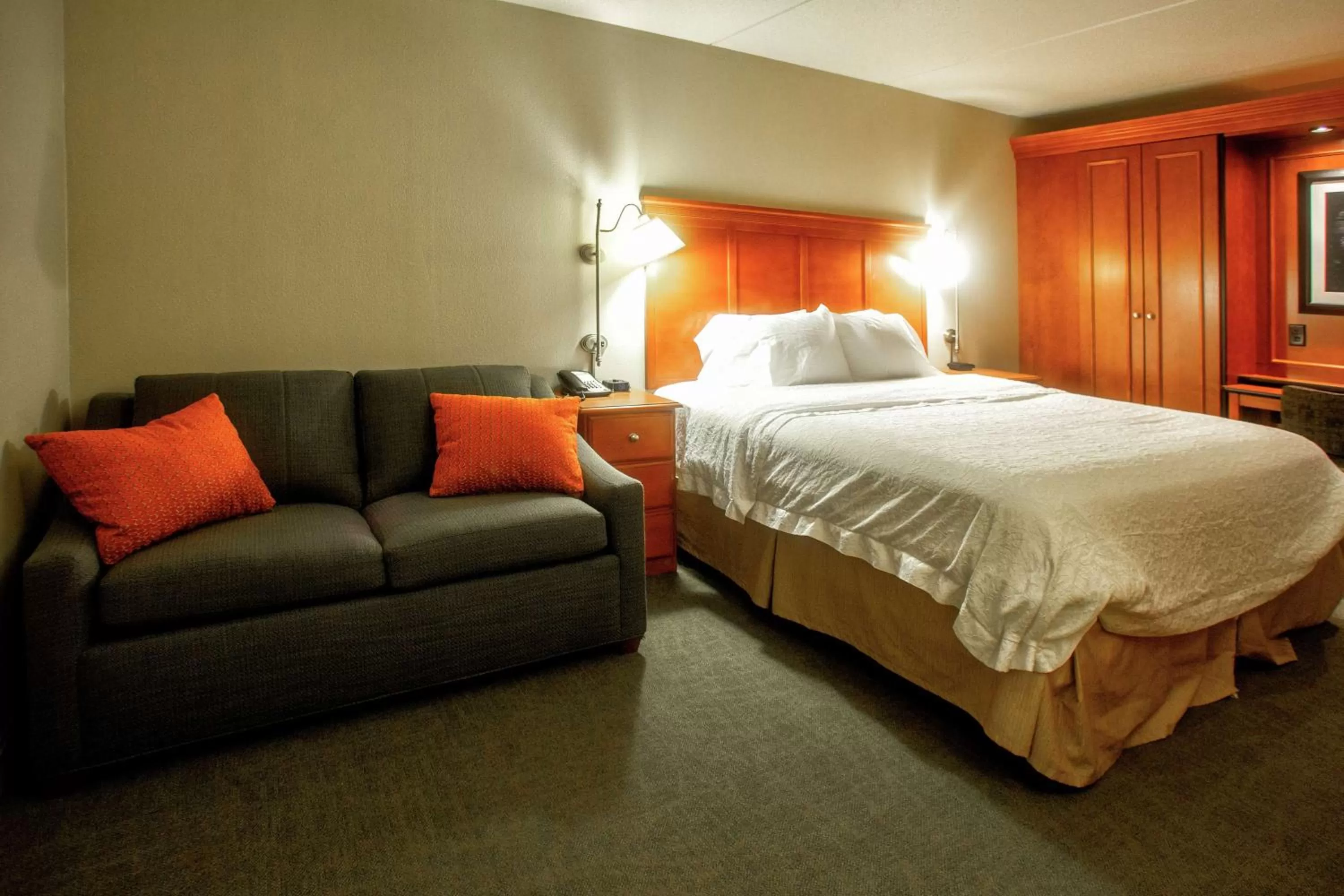 King Room with Sofa Bed and Study - Non-Smoking in Hampton Inn Wheeling