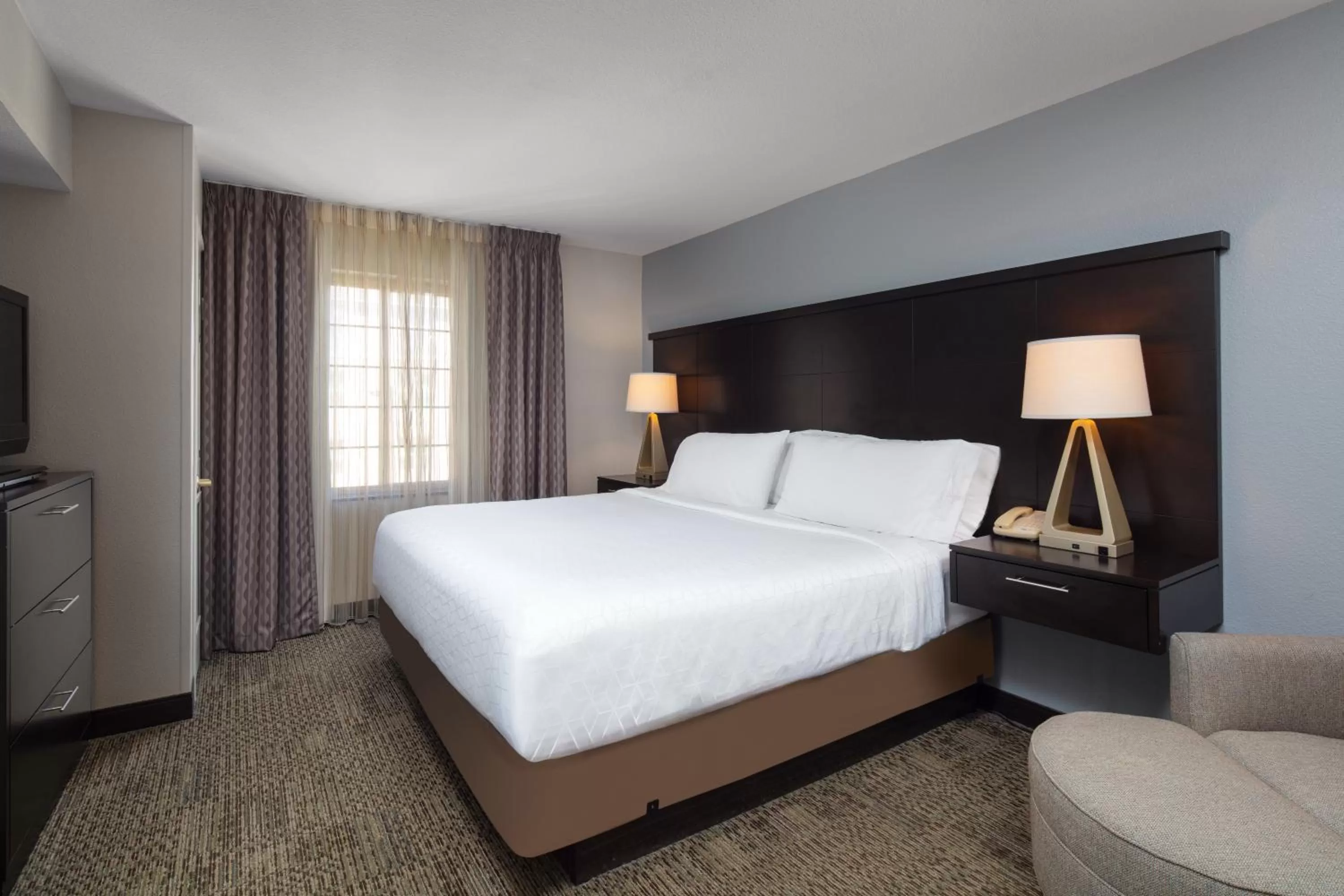 Two-Bedroom Suite in Staybridge Suites Fairfield Napa Valley Area by IHG