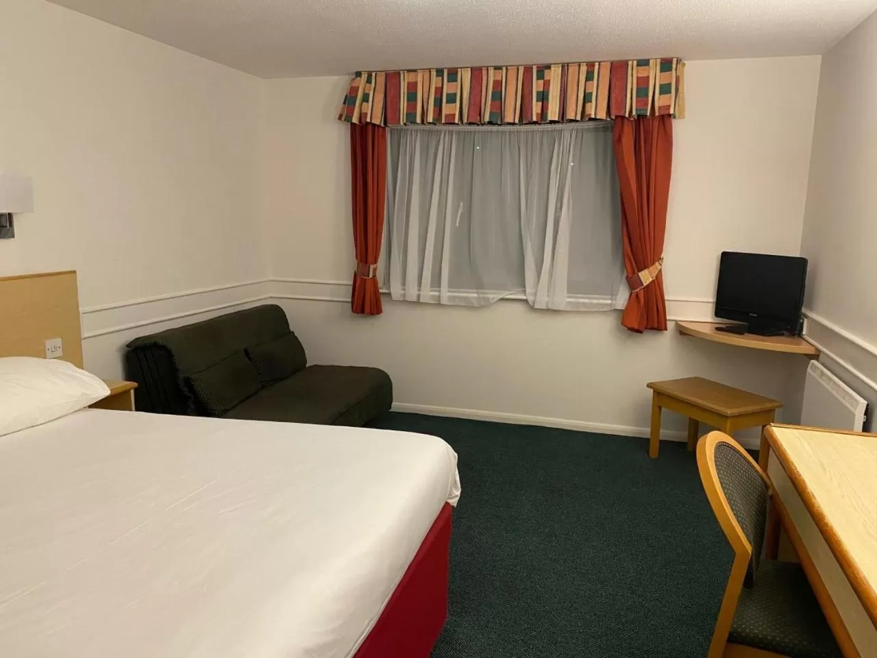 Double Room in Days Inn Michaelwood M5
