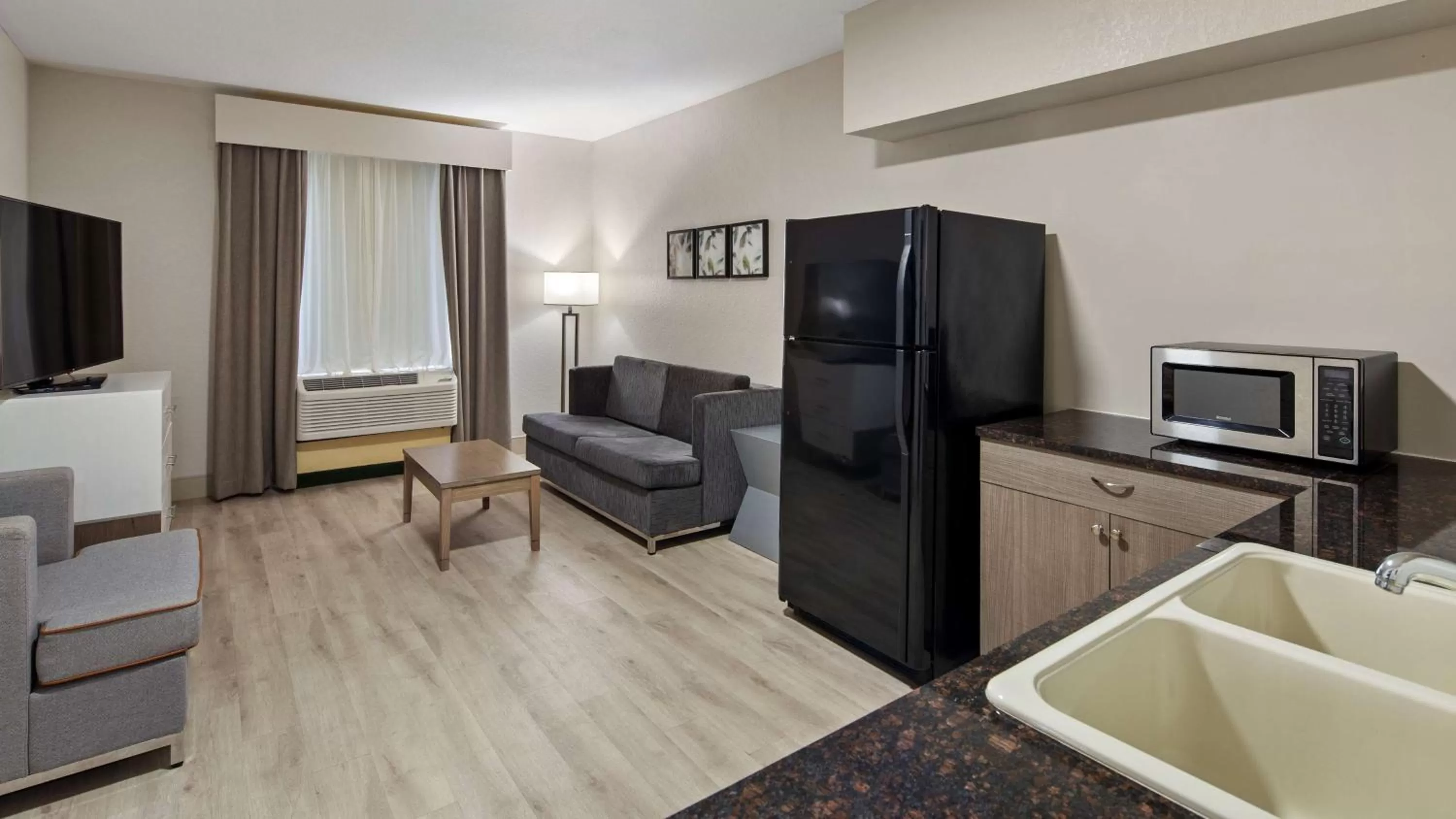 King Kitchenette Suite with Sofa Bed - Non-Smoking in Best Western Heritage Inn and Suites