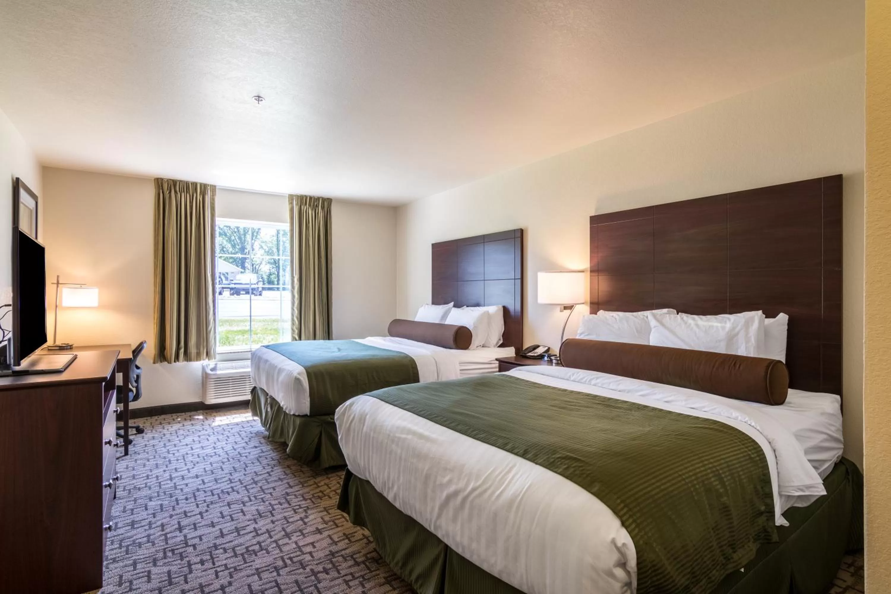 Queen Room - Disability Access in Cobblestone Inn & Suites - Barron