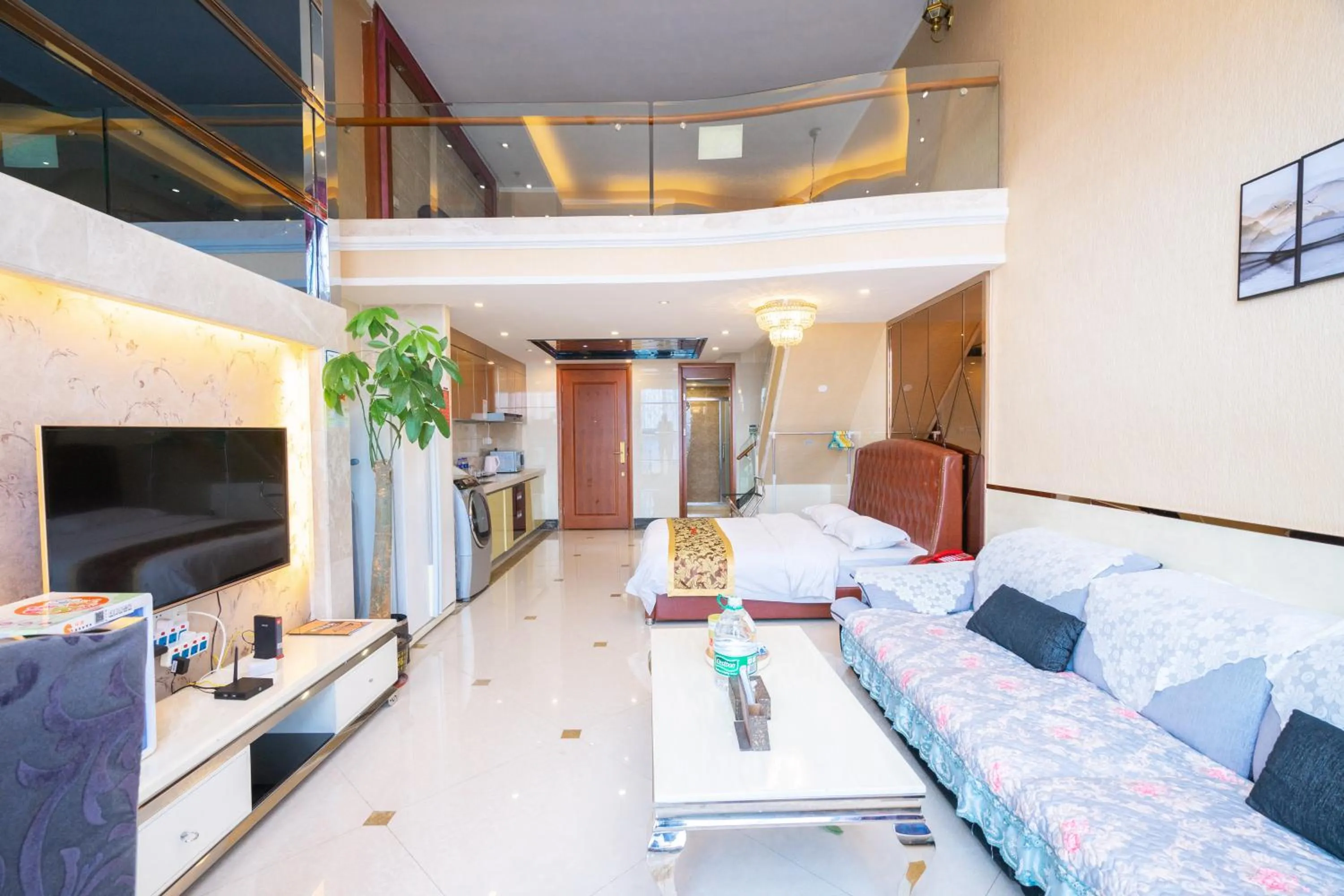 Deluxe Duplex Triple Suite in Guangzhou Hakka Apartment Beijing Road