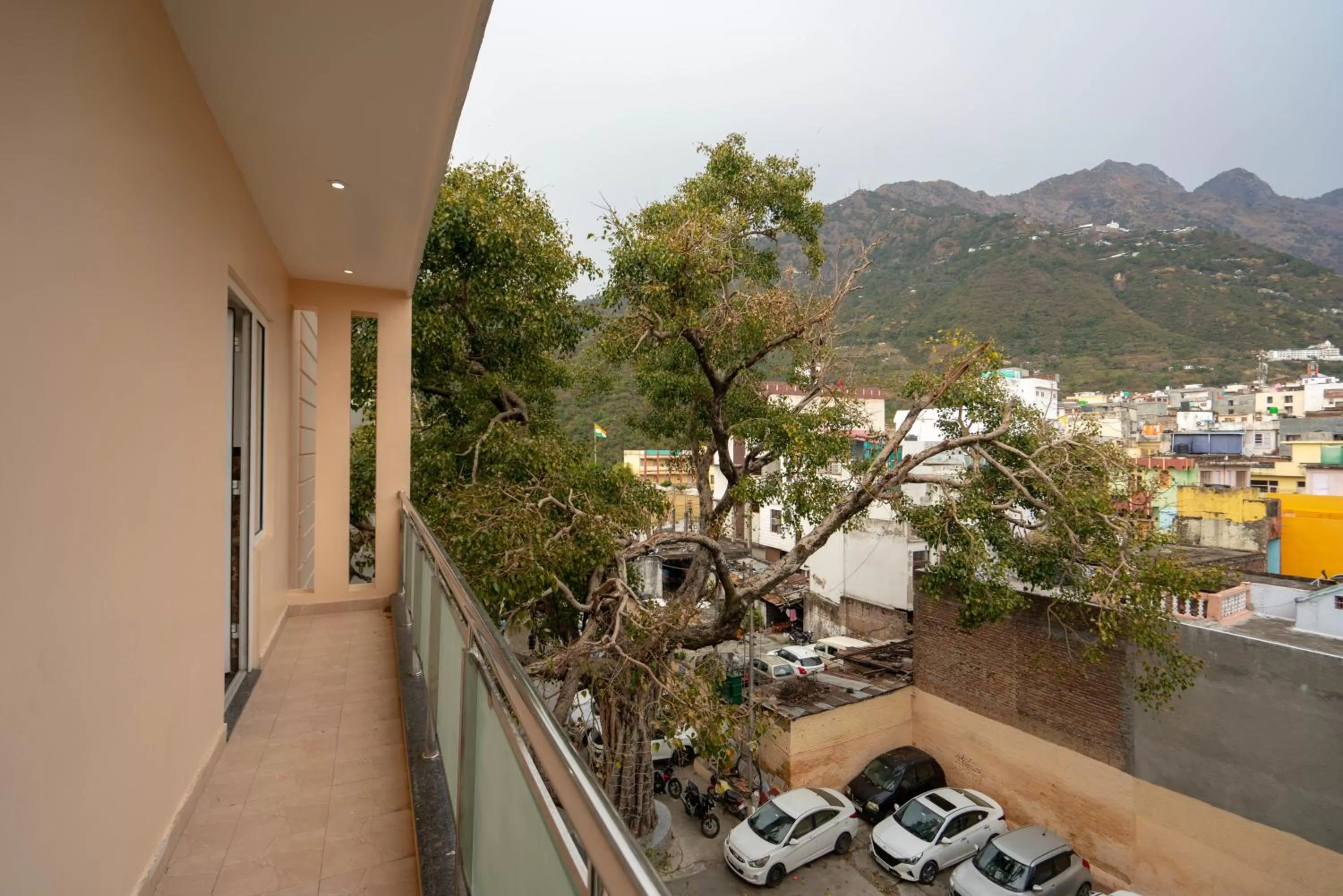 Hotel The Vaishvik Banganga Road