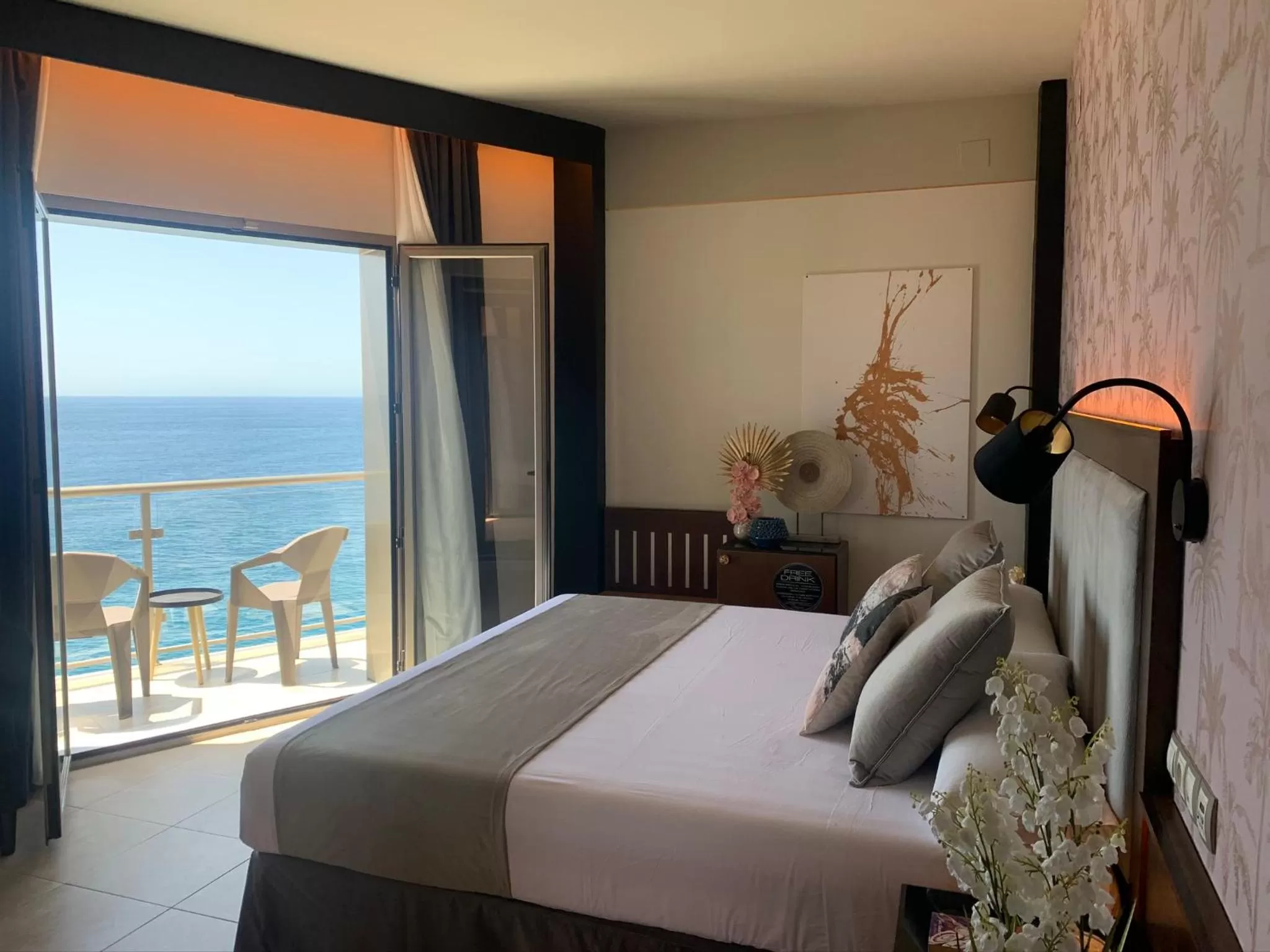 Deluxe Double Room with Sea View in ON ALETA ROOM designed for adults