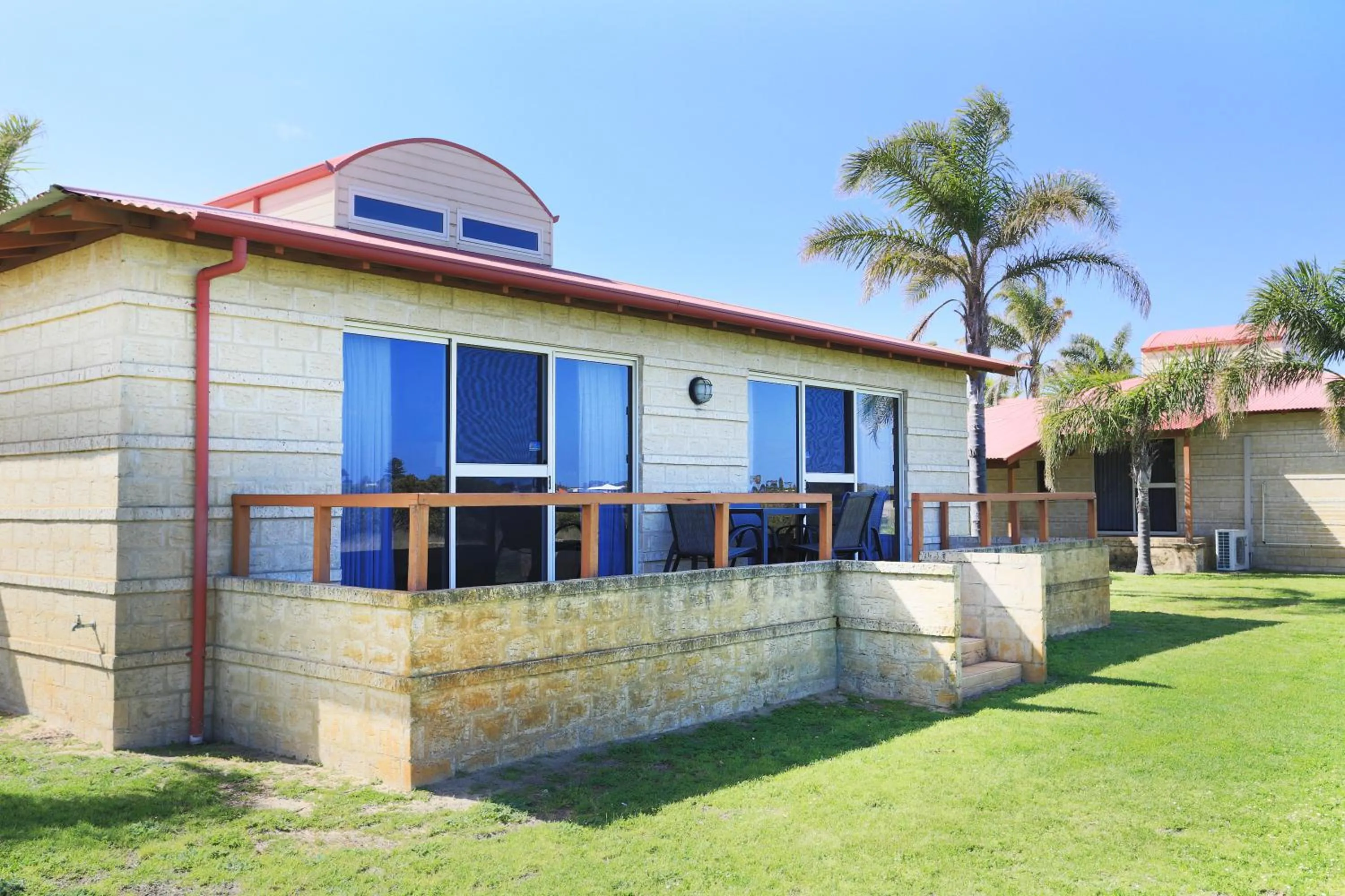 Deluxe 3 Bedroom Cabin in Discovery Parks - Bunbury Foreshore