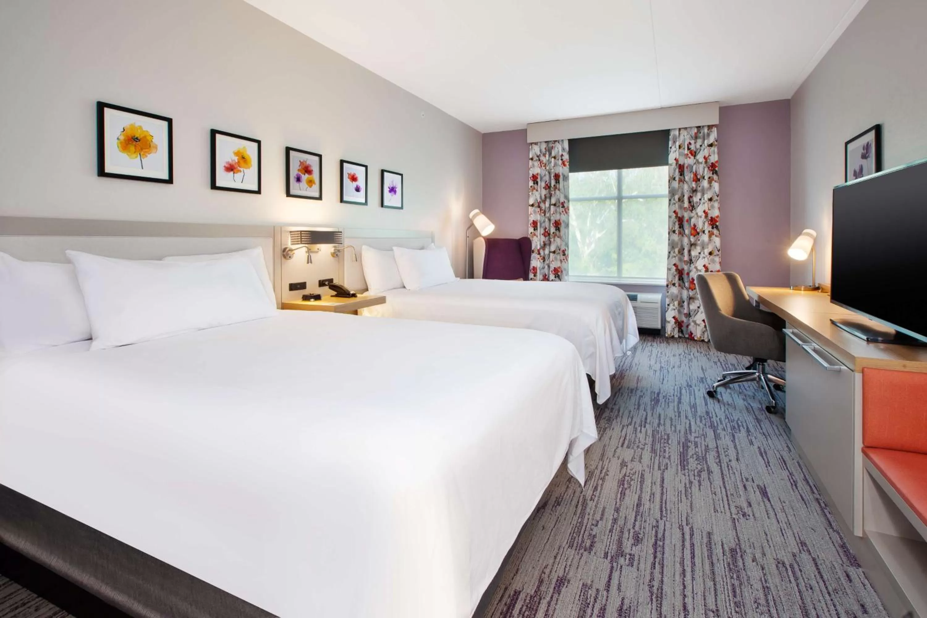 Queen Room with Two Queen Beds and Accessible Tub - Mobility Access in Hilton Garden Inn Columbus Easton, Oh