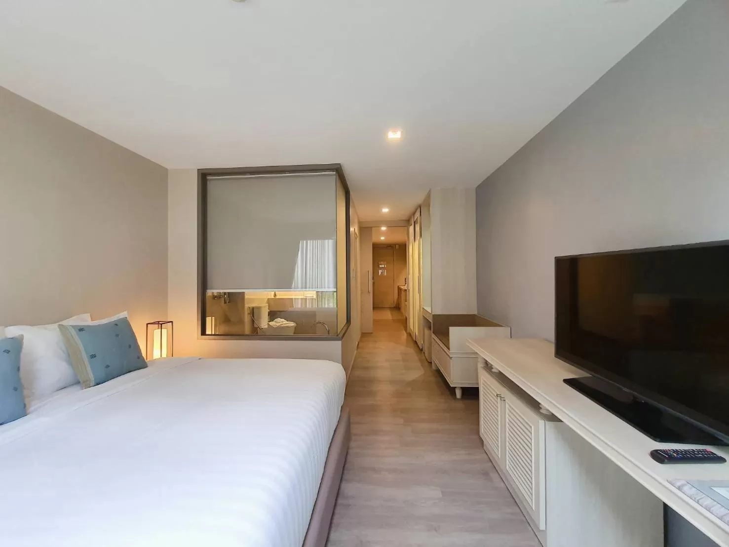 Suite with Pool View in Ana Park Residence