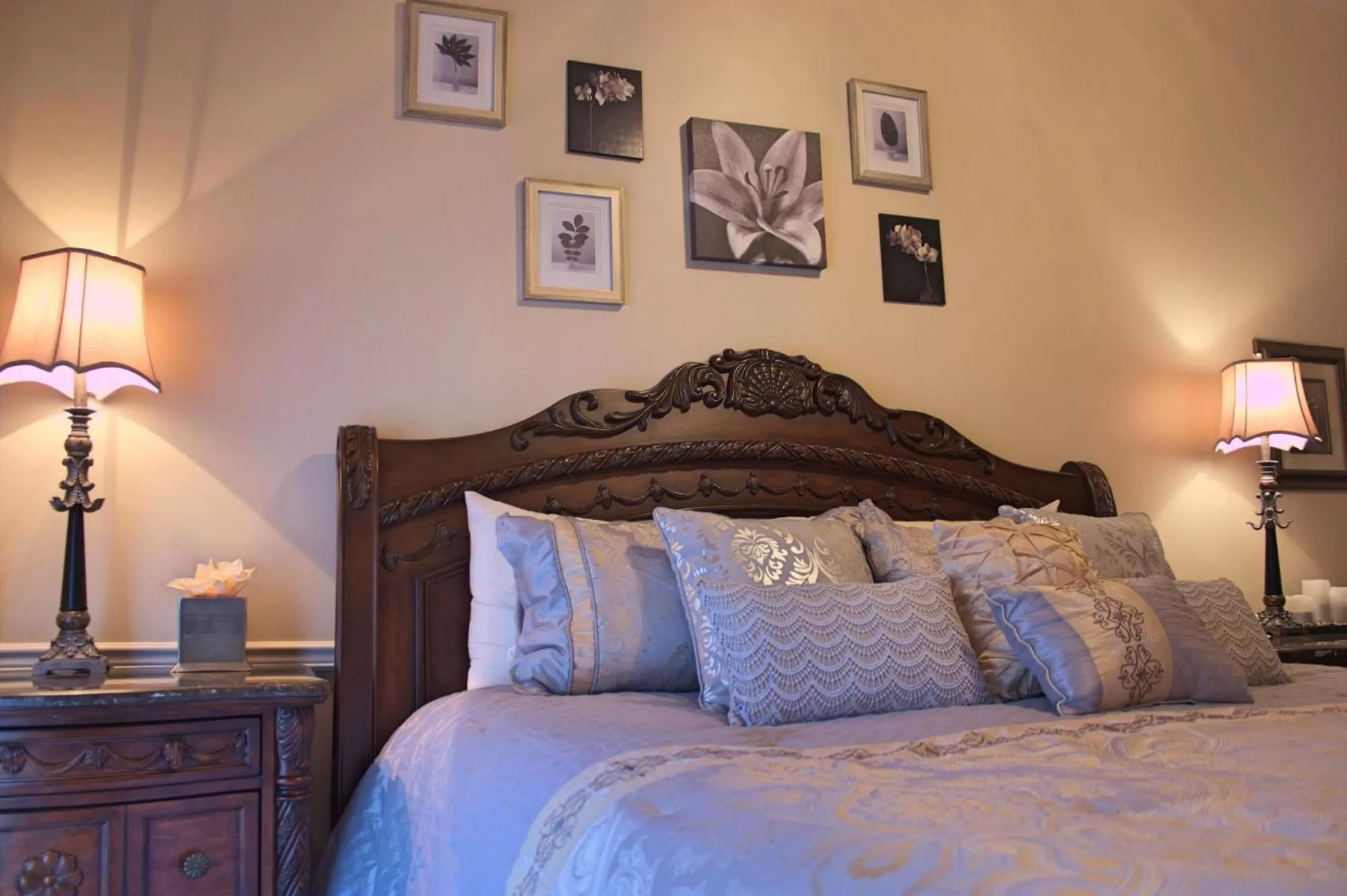 Deluxe King Room in Black Bear Manor