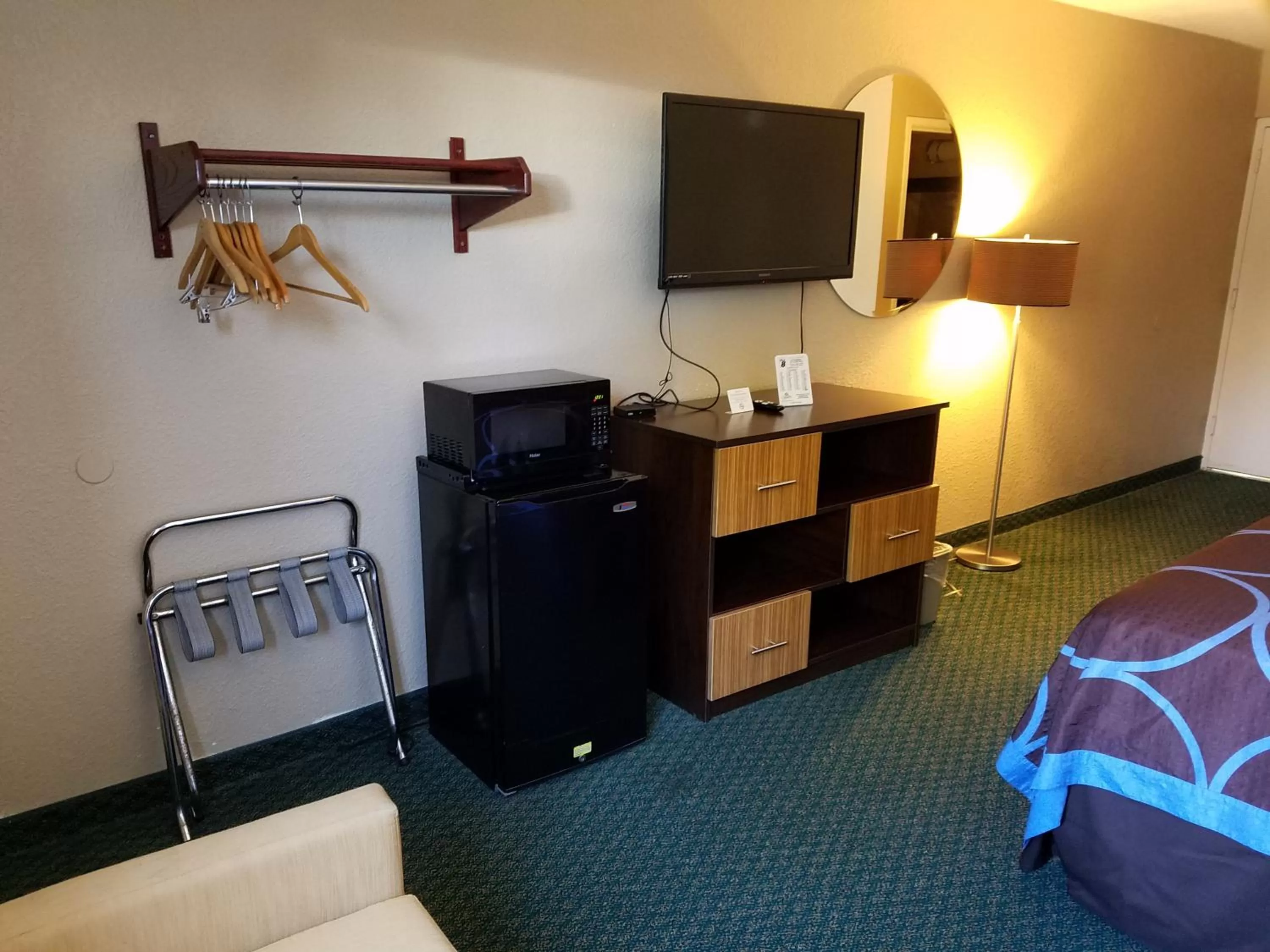 King Studio Suite - Non-Smoking in Super 8 by Wyndham Bentonville