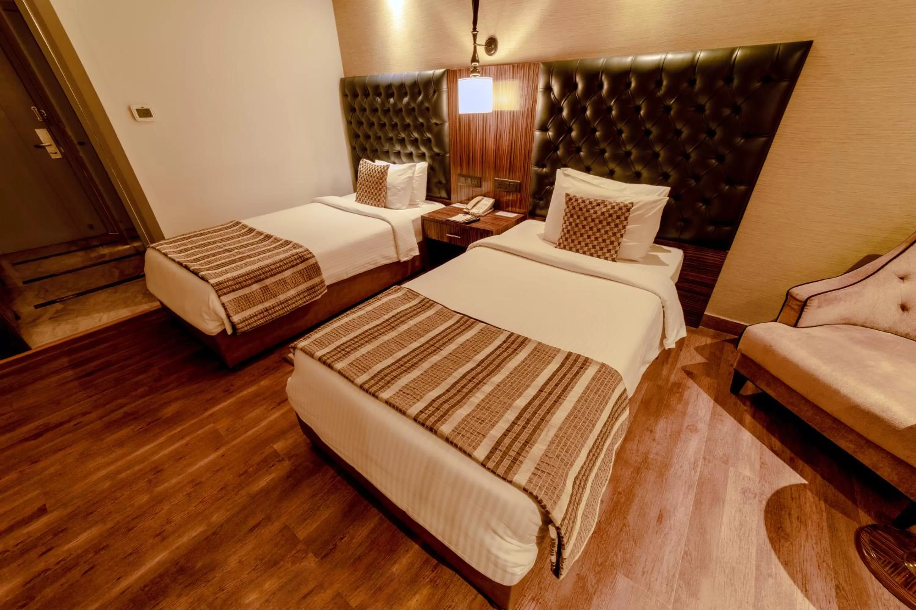 Premium Room with Twin Bed and 2 Pints of Beer and 20% Discount on FNB in Sarovar Portico Jaipur
