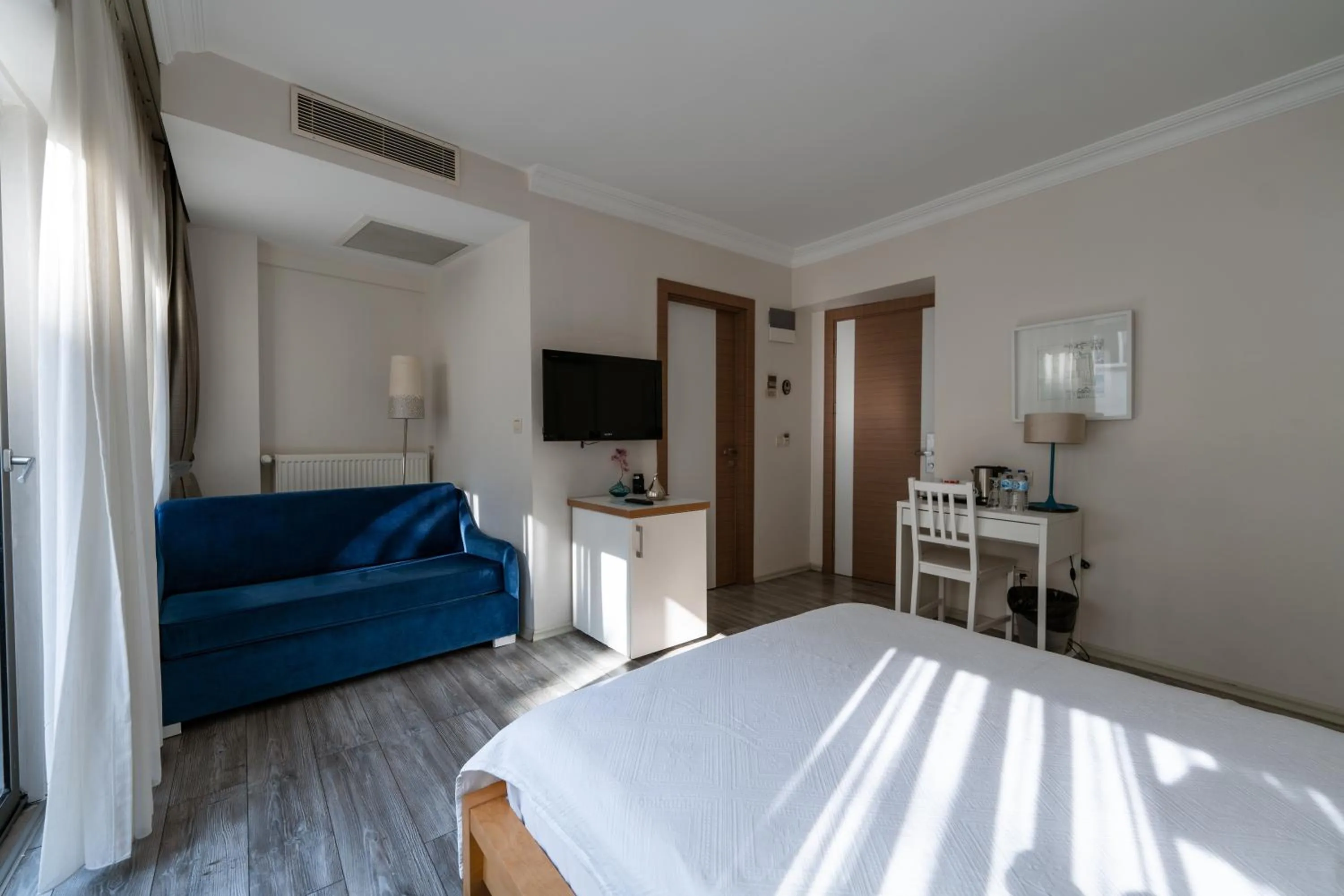 Partial Sea View Room in Elanaz Hotel