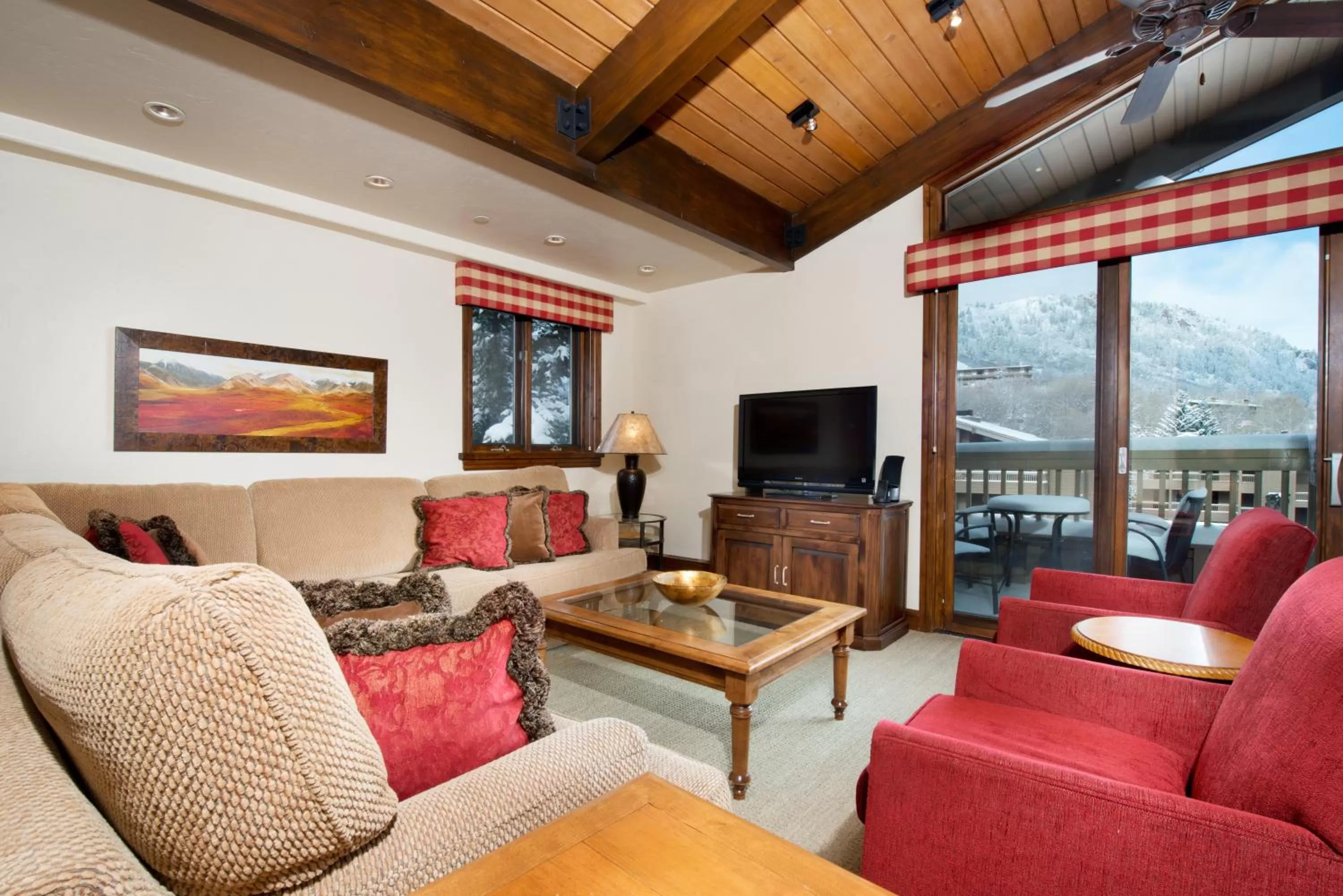 Premier Three-Bedroom Apartment in The Gant