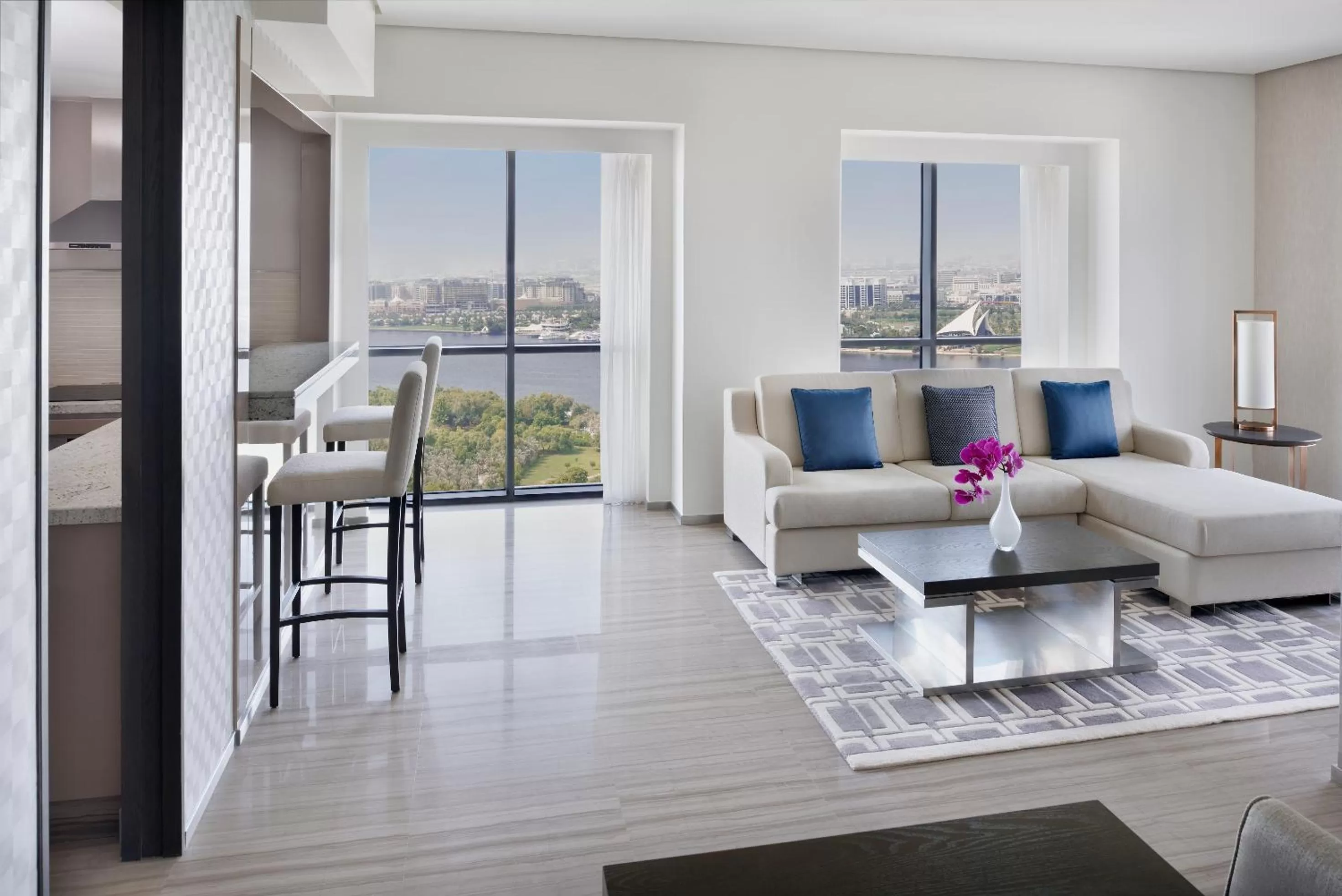 One-Bedroom Apartment with Kitchen in Hyatt Regency Creek Heights Residences