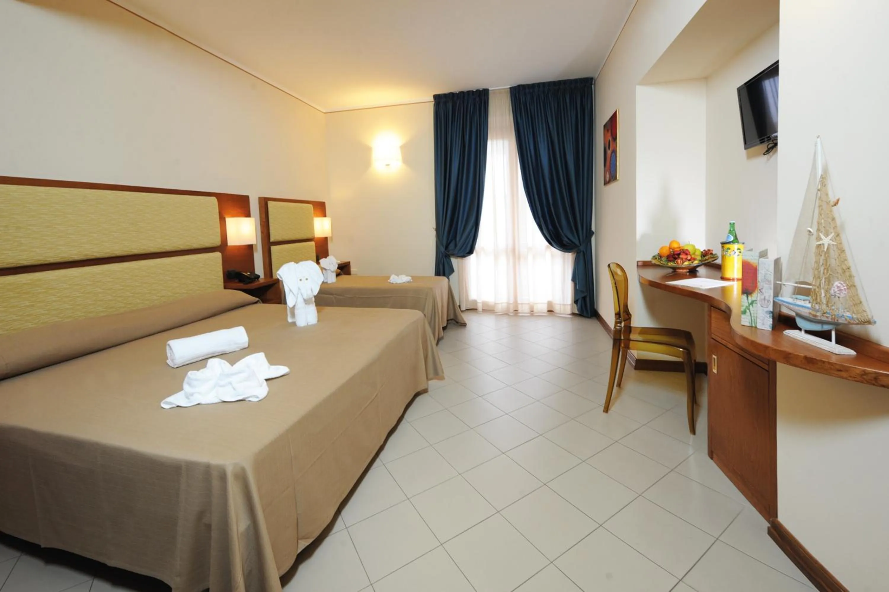 Comfort Triple Room in Tropis Hotel