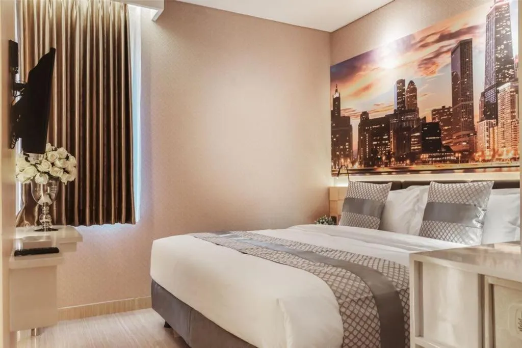 Deluxe Double Room in Grand Viveana