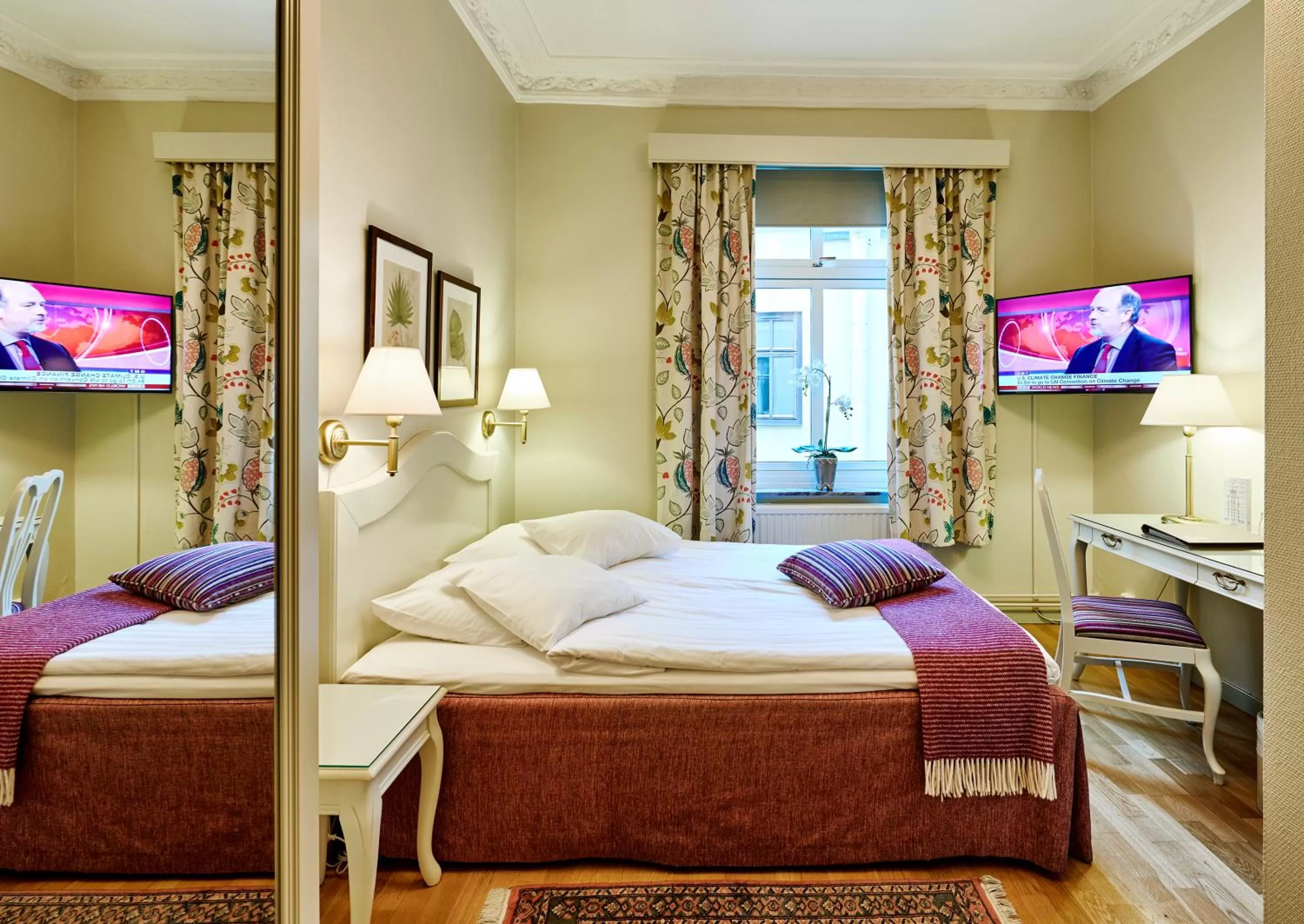 Economy Double Room (55 in bed) in Hotel Royal