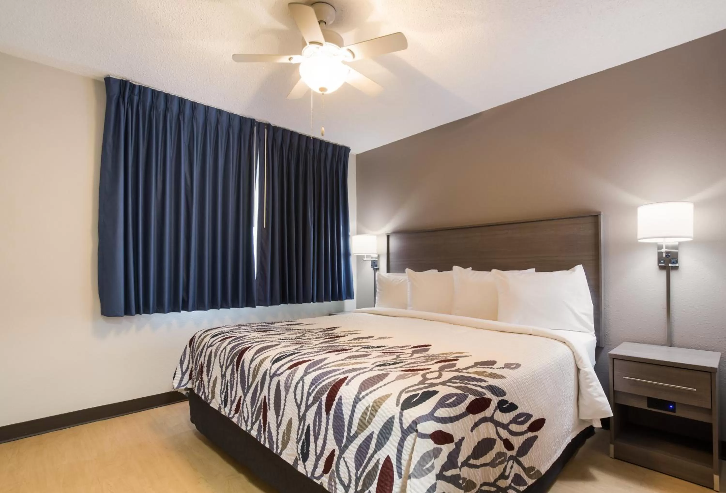 Suite Two King Beds with Kitchenette Non-Smoking in Red Roof Inn Lawrenceburg