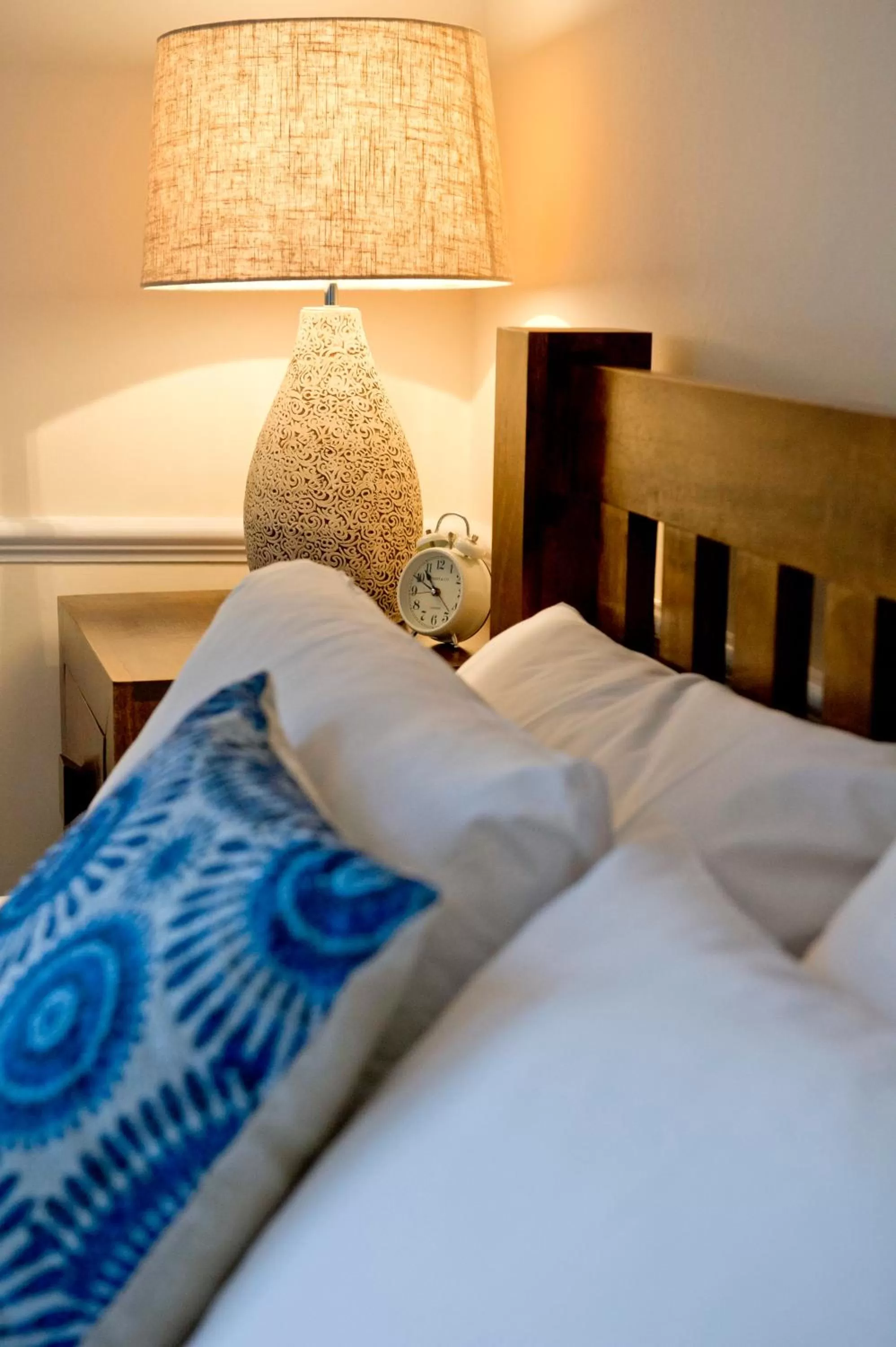 Deluxe King Room - single occupancy in Springfield guest house