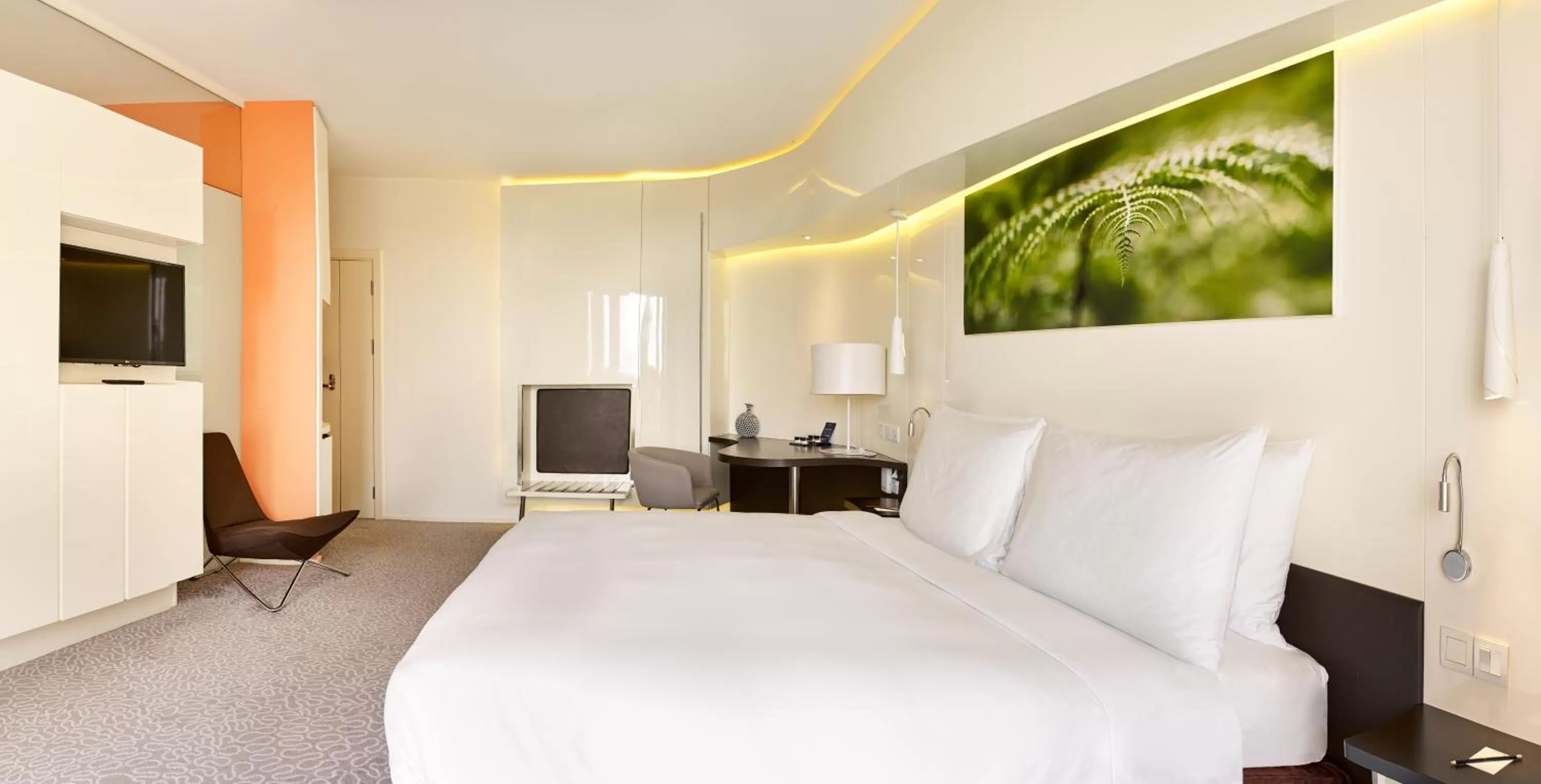 Superior Room with Balcony in Radisson Blu Hotel & Convention Centre Kigali