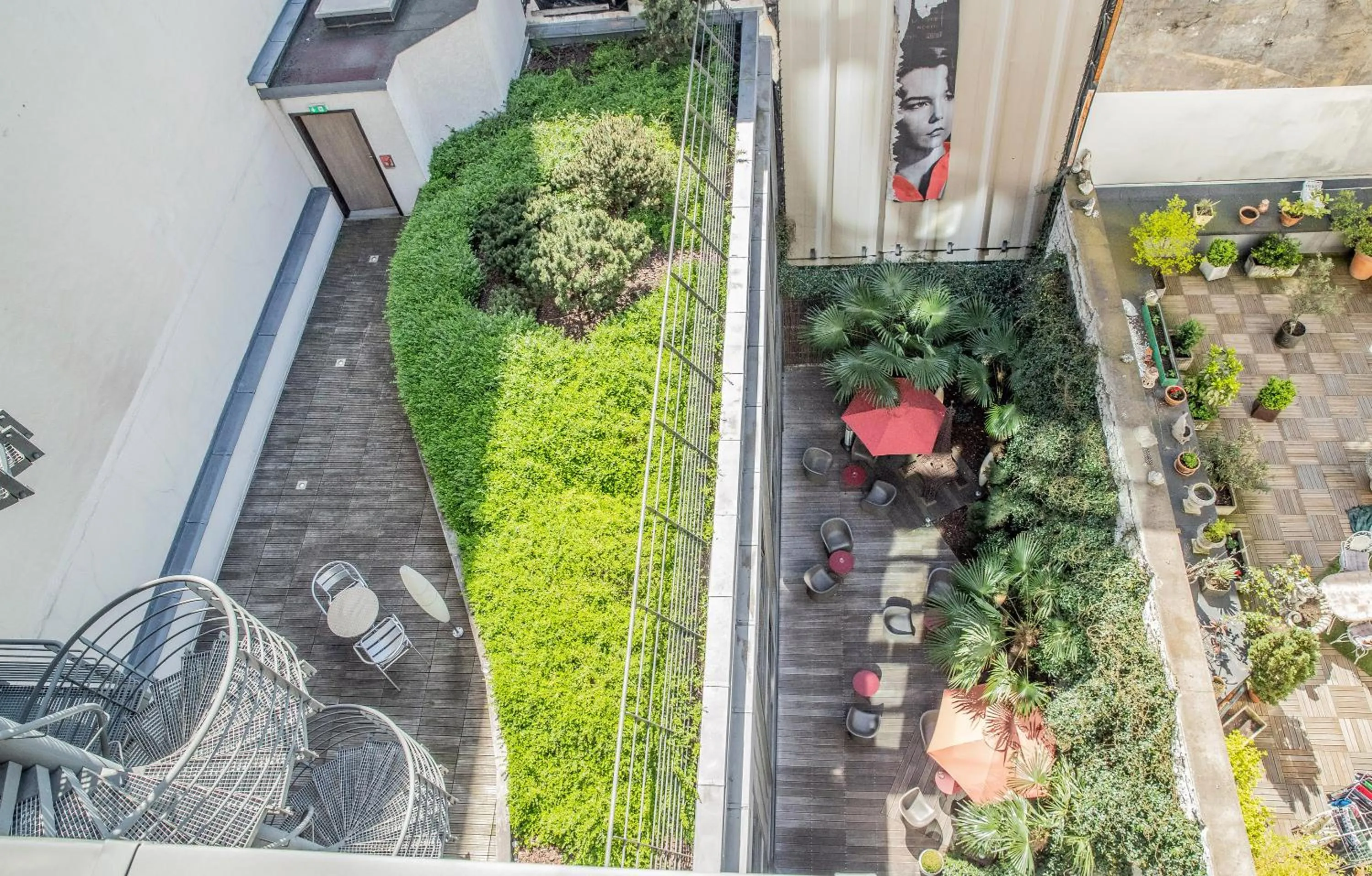 Patio in Hôtel Hor Europe