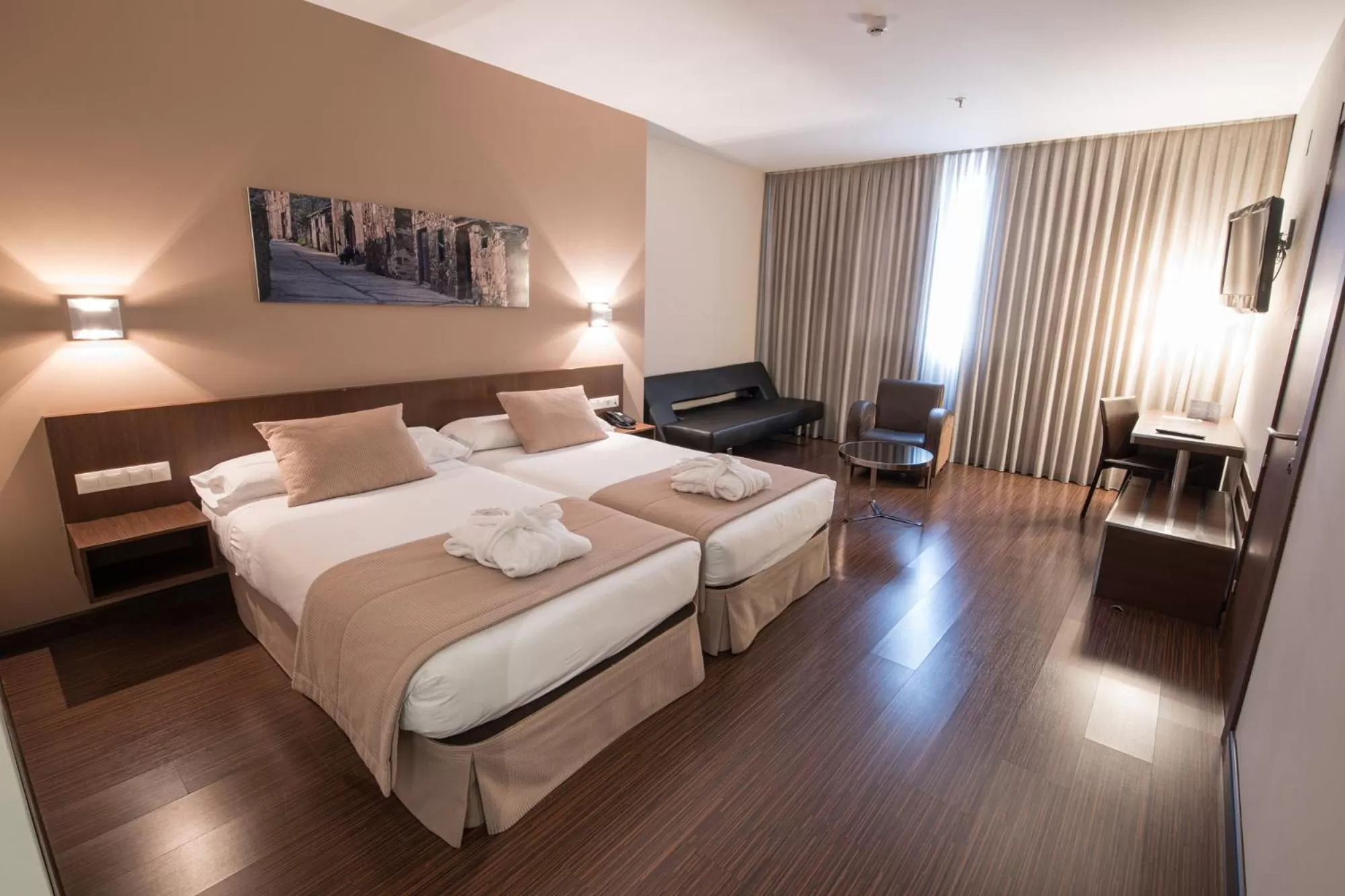 Superior Twin Room in ARVA Abad San Antonio