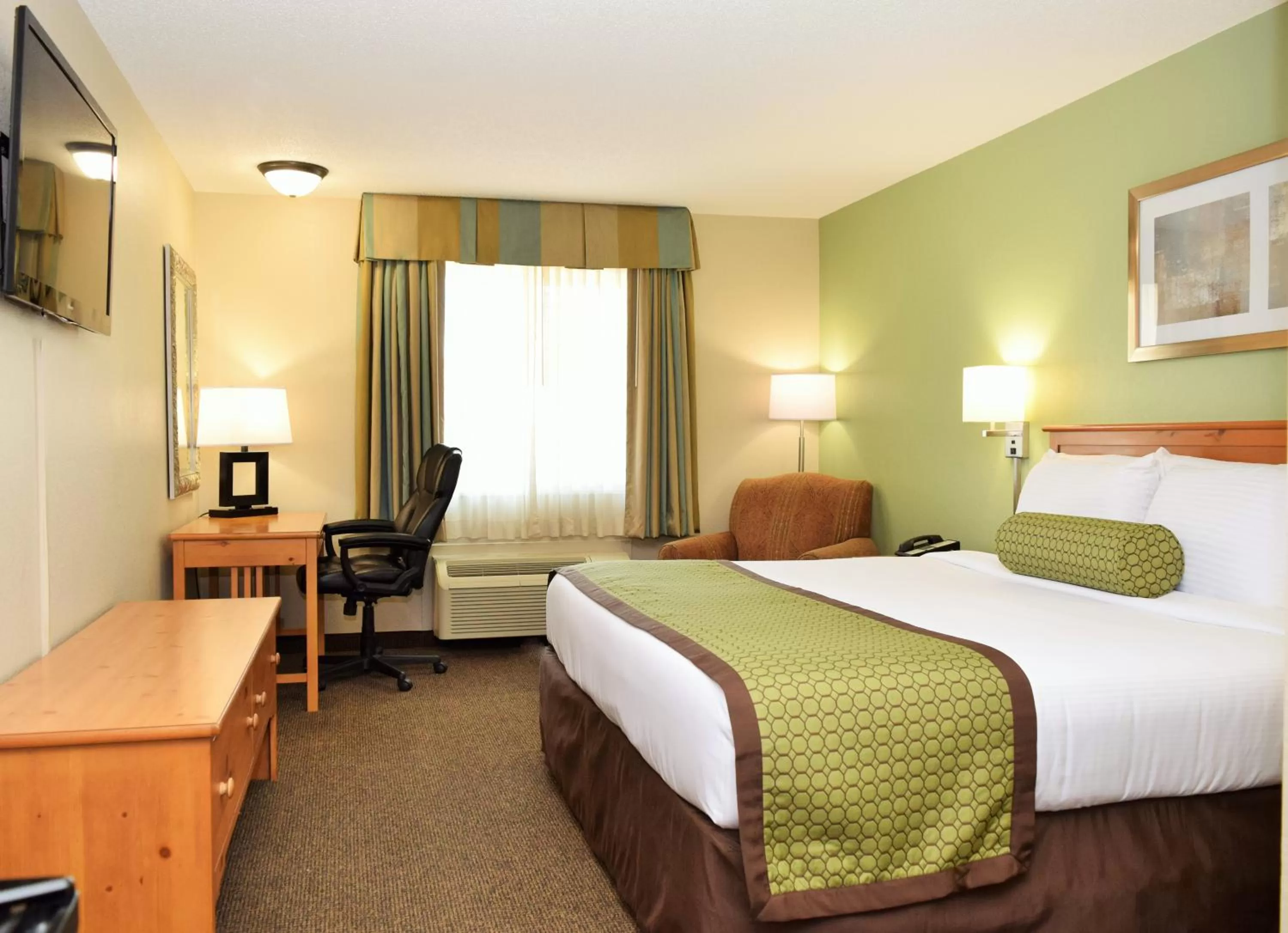 King Room - Non-Smoking in Baymont by Wyndham Pierre