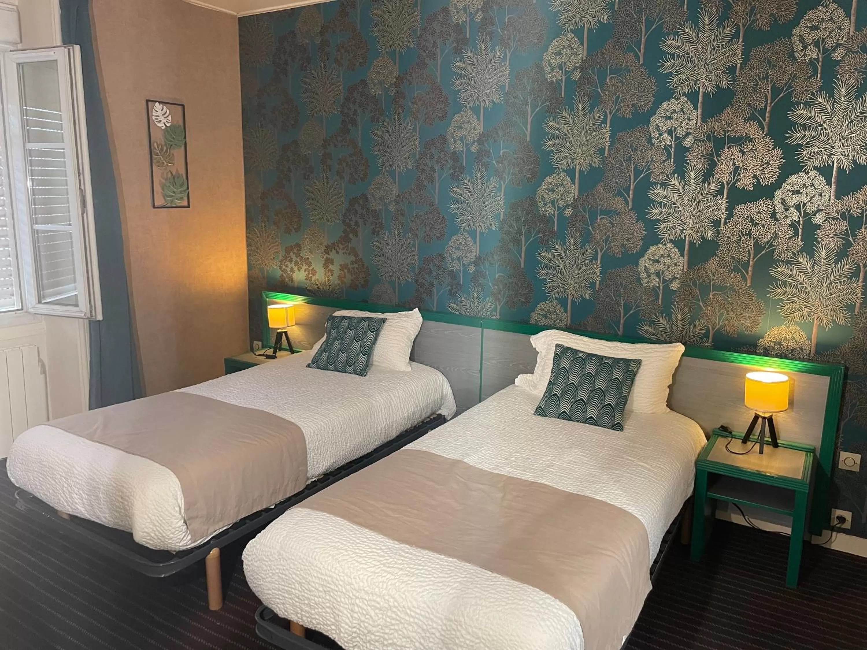 Twin Room in Logis Hôtel La Résidence, Cognac Centre