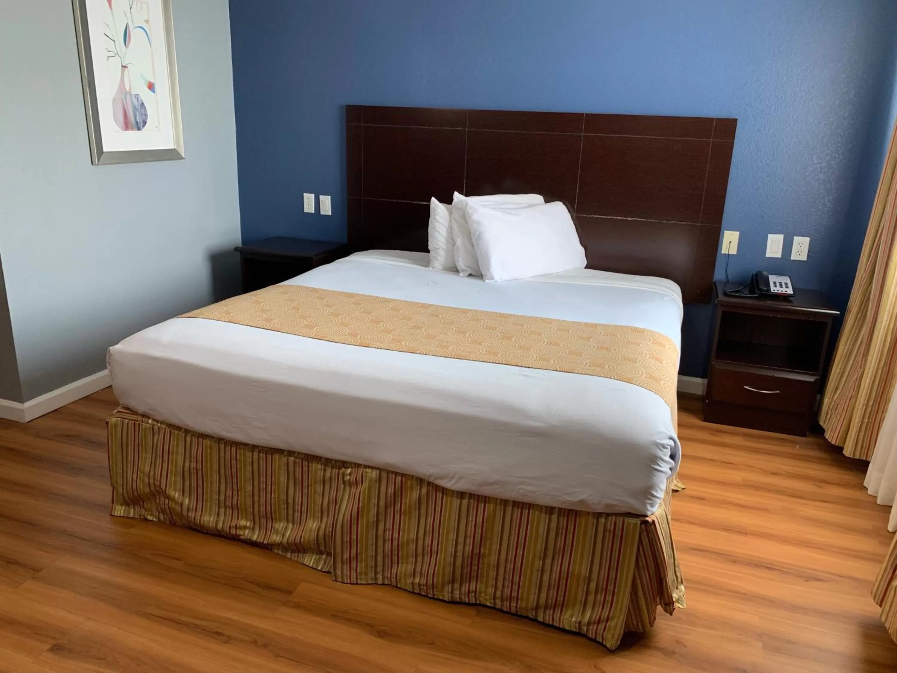 King Room - Non-Smoking in Rodeway Inn & Suites Port Arthur - Groves